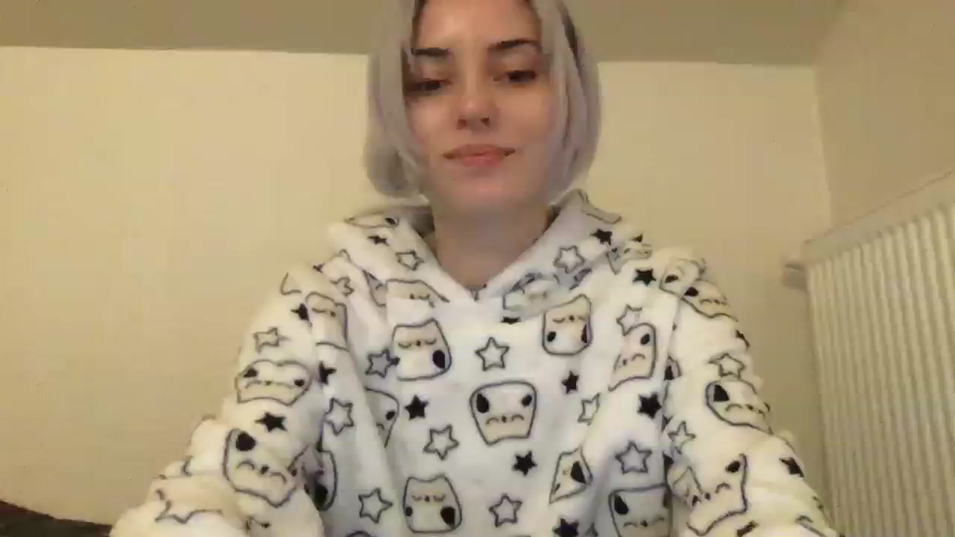 Gallery image thumbnail from LLuckyGirl's myfreecams stream on, 12/12/2023, 01:21 image 16 of 20
