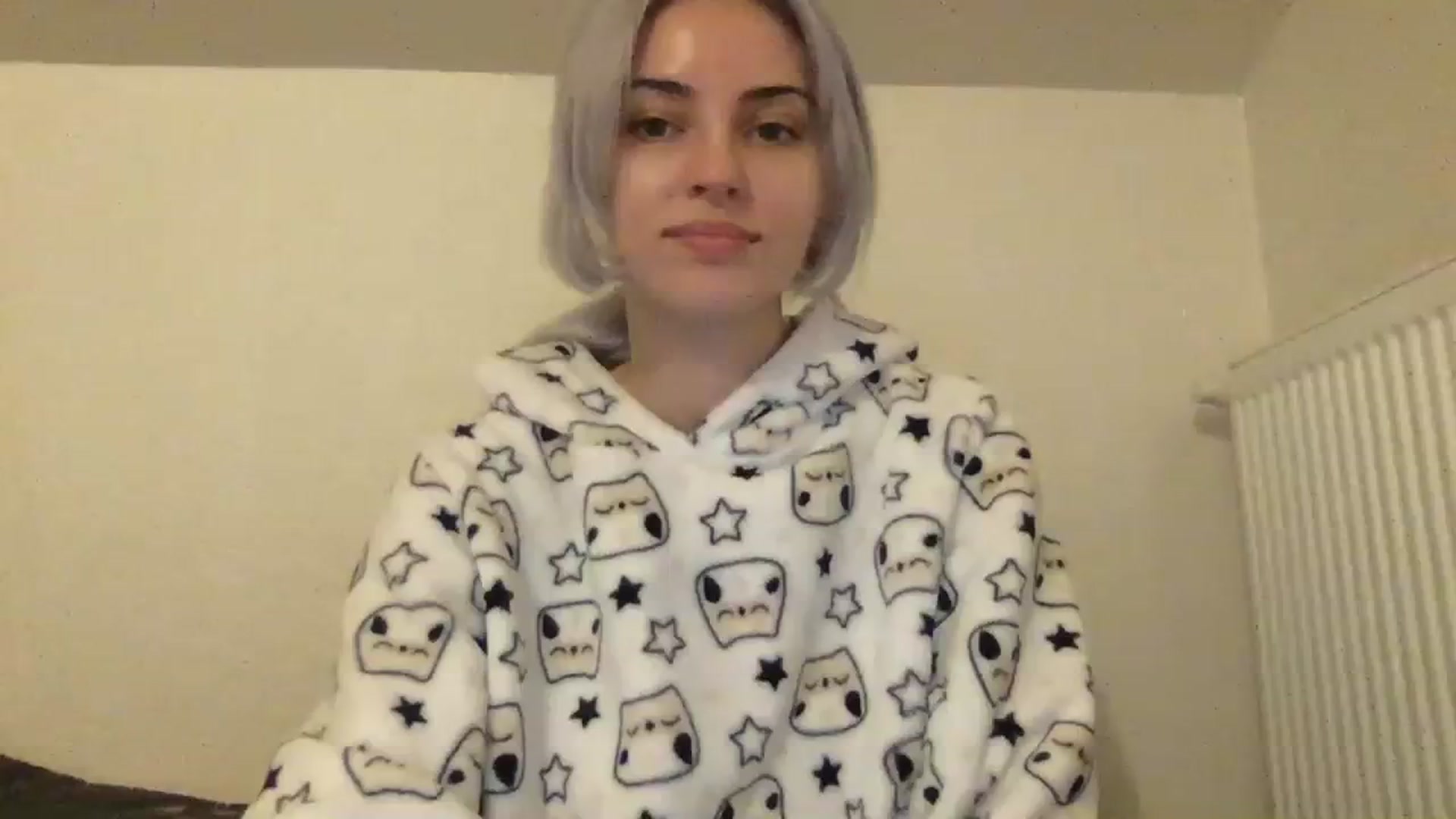 Gallery image thumbnail from LLuckyGirl's myfreecams stream on, 12/12/2023, 01:21 image 1 of 20