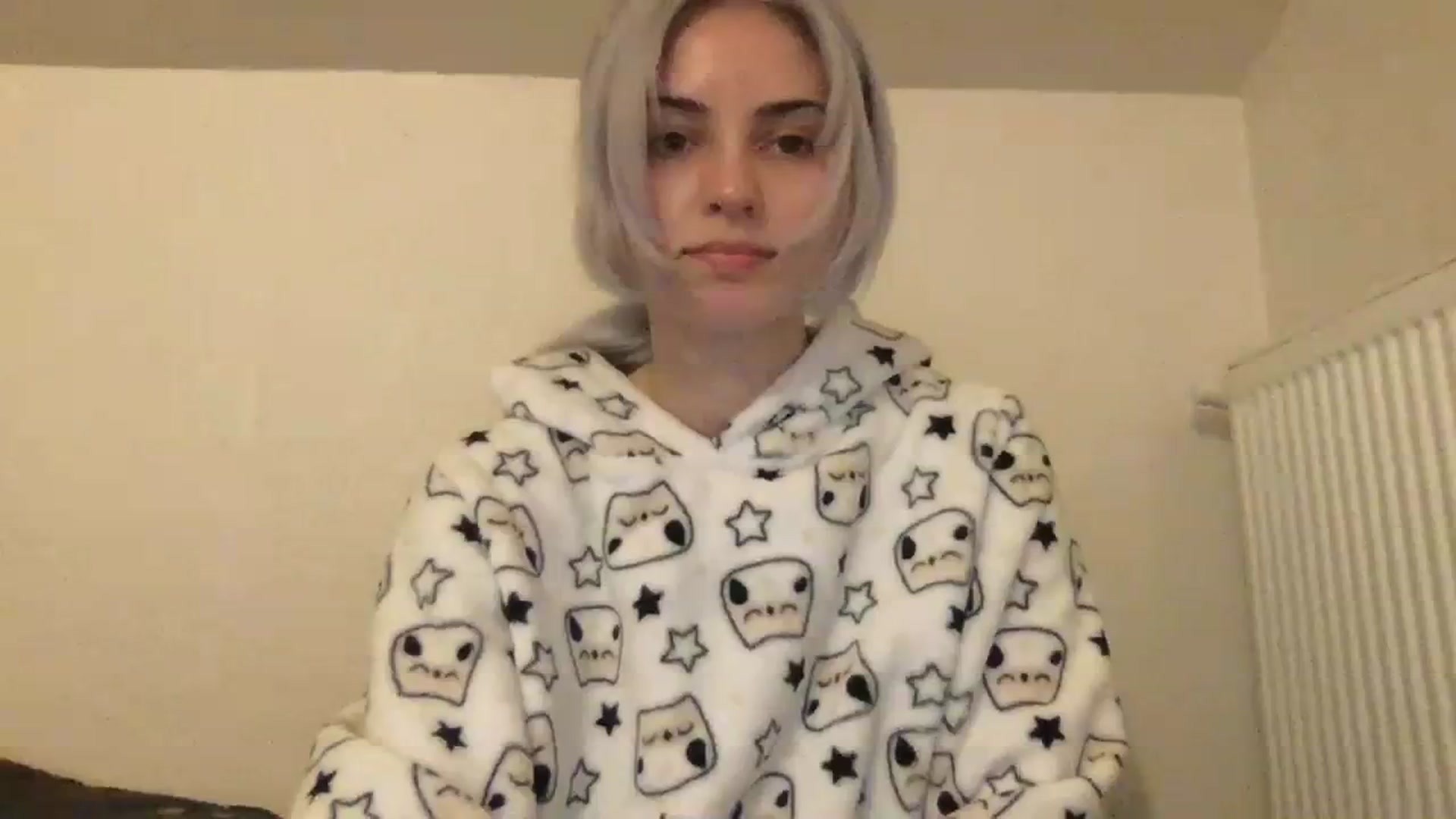Gallery image thumbnail from LLuckyGirl's myfreecams stream on, 12/12/2023, 01:21 image 12 of 20