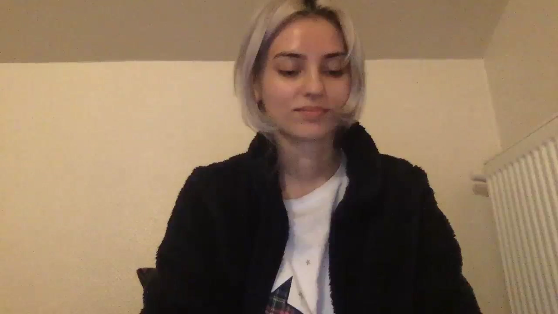 Gallery image thumbnail from LLuckyGirl's myfreecams stream on, 01/14/2024, 02:36 image 18 of 20
