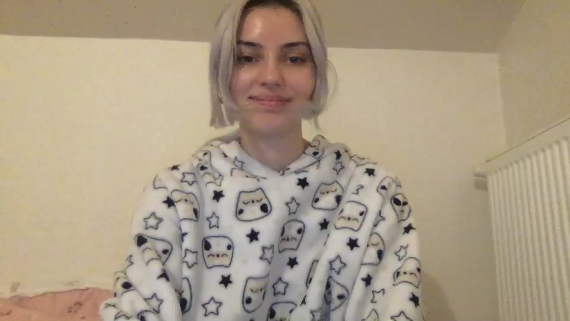 Gallery image thumbnail from LLuckyGirl's myfreecams stream on, 01/31/2024, 24:21 image 17 of 20