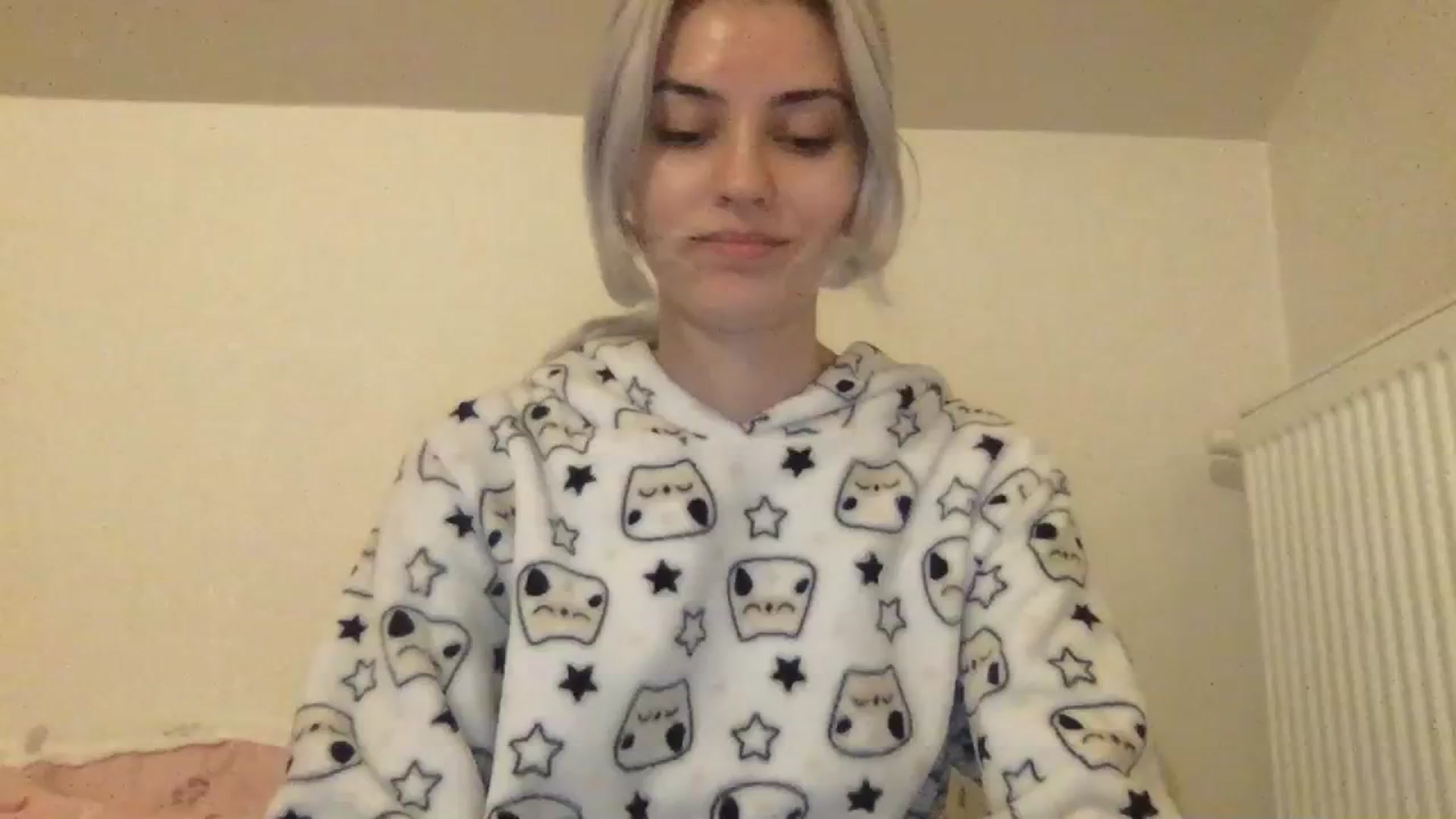 Gallery image thumbnail from LLuckyGirl's myfreecams stream on, 01/31/2024, 24:21 image 10 of 20