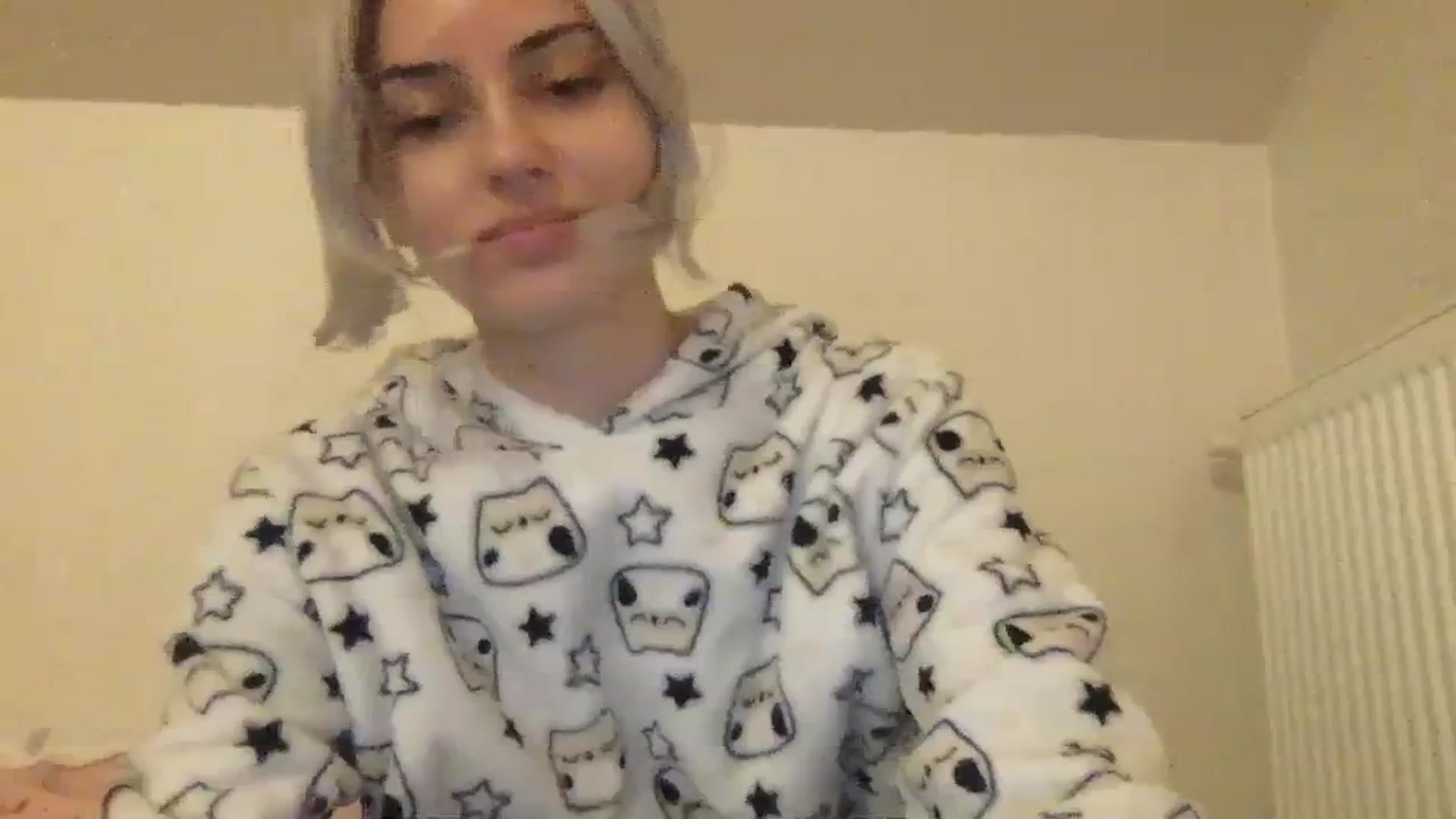 Gallery image thumbnail from LLuckyGirl's myfreecams stream on, 01/31/2024, 24:21 image 15 of 20