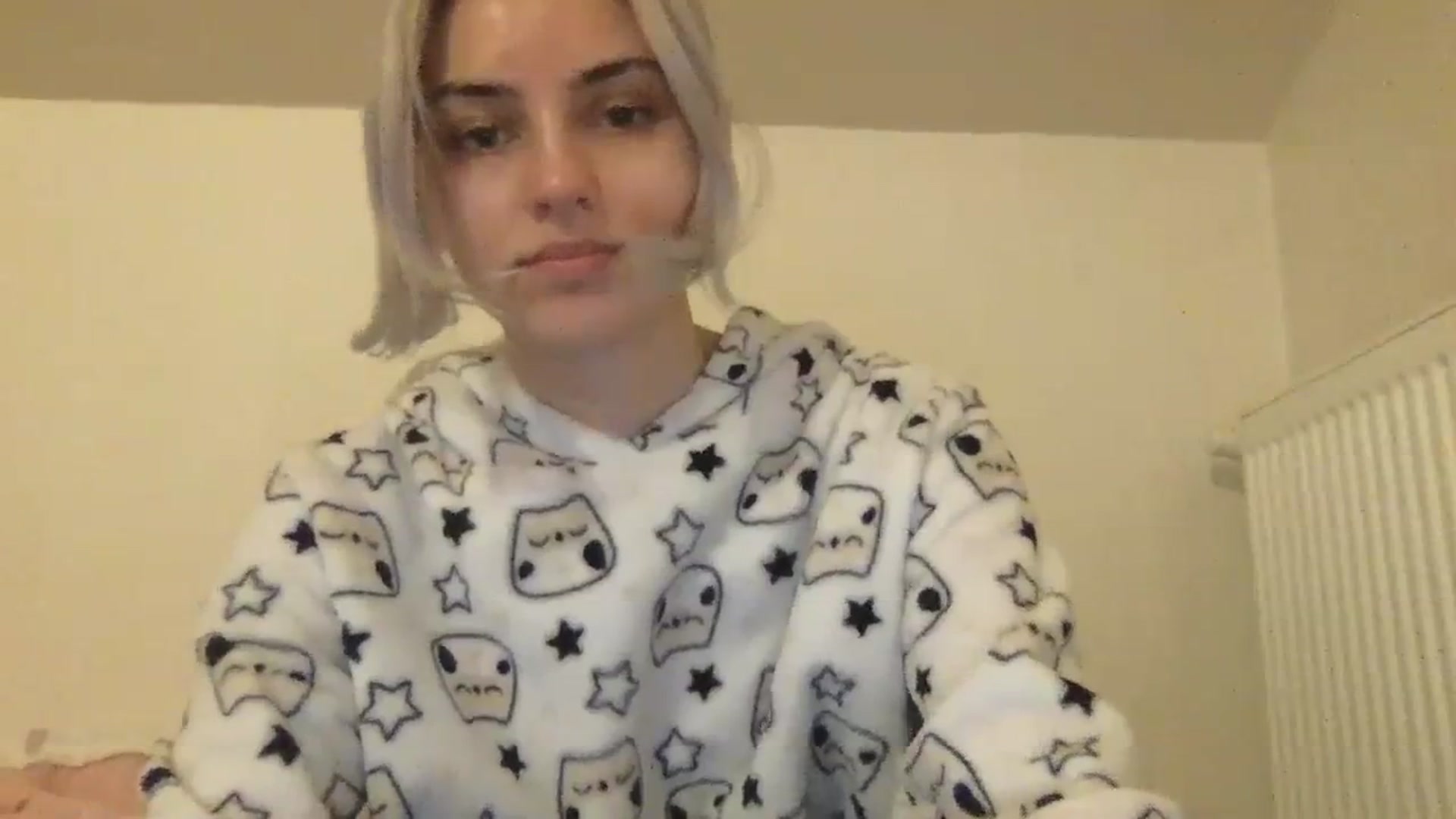 Gallery image thumbnail from LLuckyGirl's myfreecams stream on, 01/31/2024, 24:21 image 18 of 20