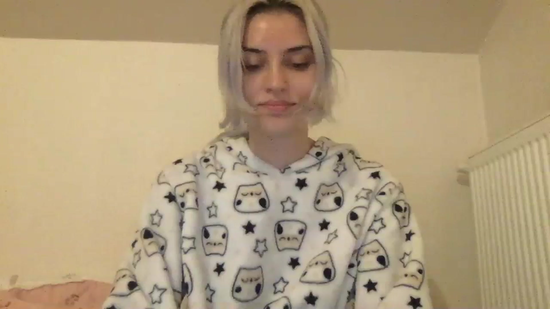 Gallery image thumbnail from LLuckyGirl's myfreecams stream on, 01/31/2024, 24:21 image 6 of 20