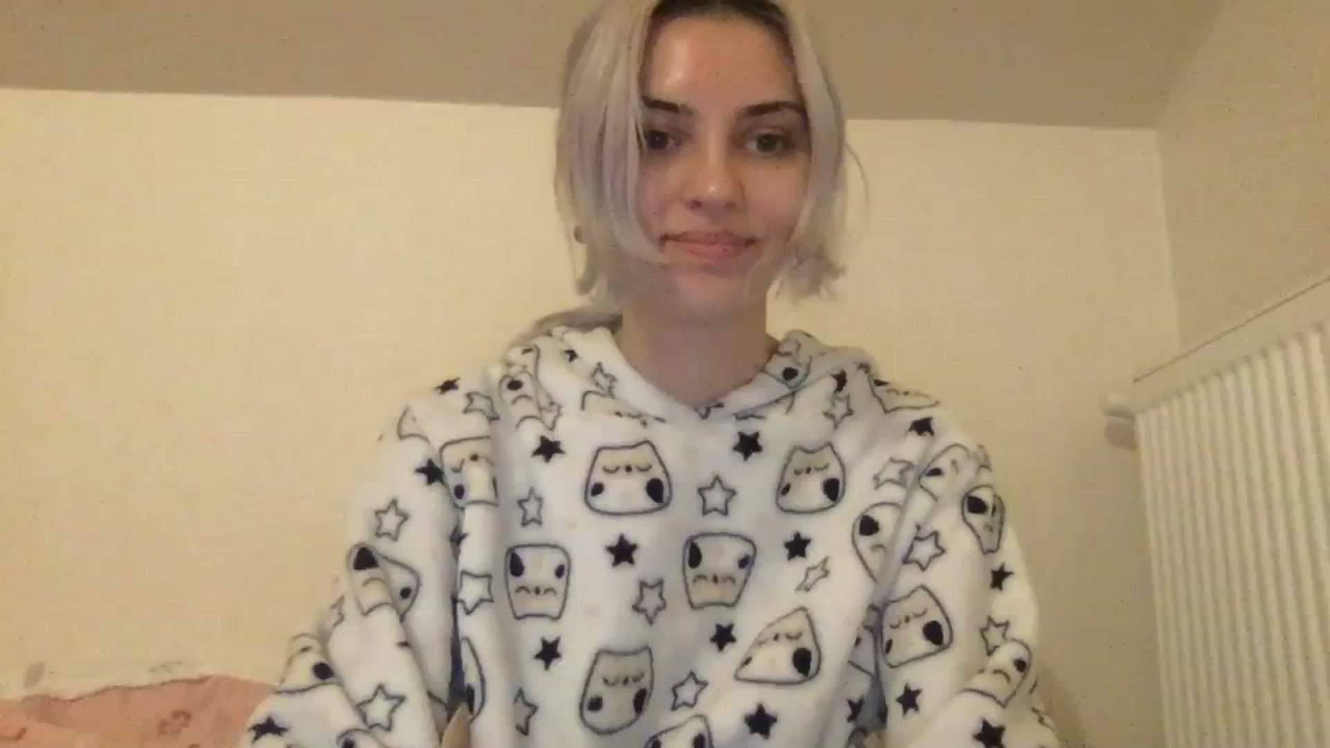 Gallery image thumbnail from LLuckyGirl's myfreecams stream on, 01/31/2024, 24:21 image 5 of 20