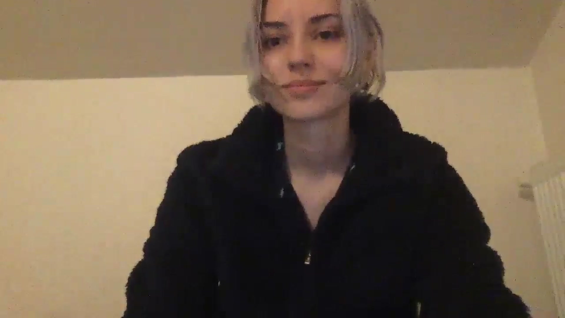Gallery image thumbnail from LLuckyGirl's myfreecams stream on, 04/09/2024, 22:22 image 18 of 20