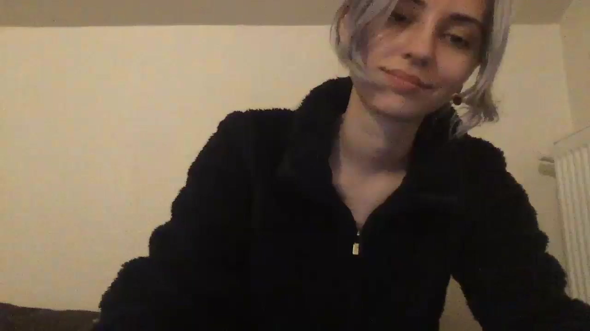 Gallery image thumbnail from LLuckyGirl's myfreecams stream on, 04/12/2024, 01:06 image 19 of 20