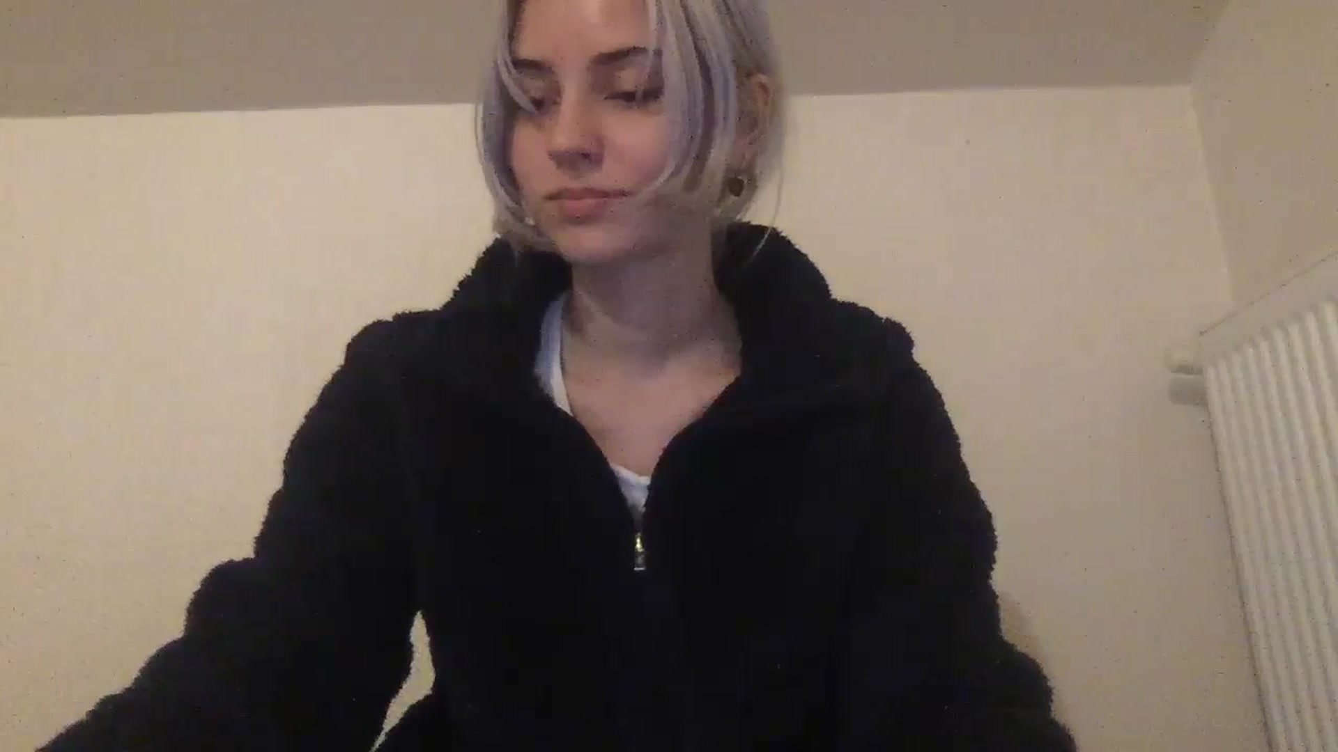 Gallery image thumbnail from LLuckyGirl's myfreecams stream on, 04/28/2024, 23:29 image 18 of 20