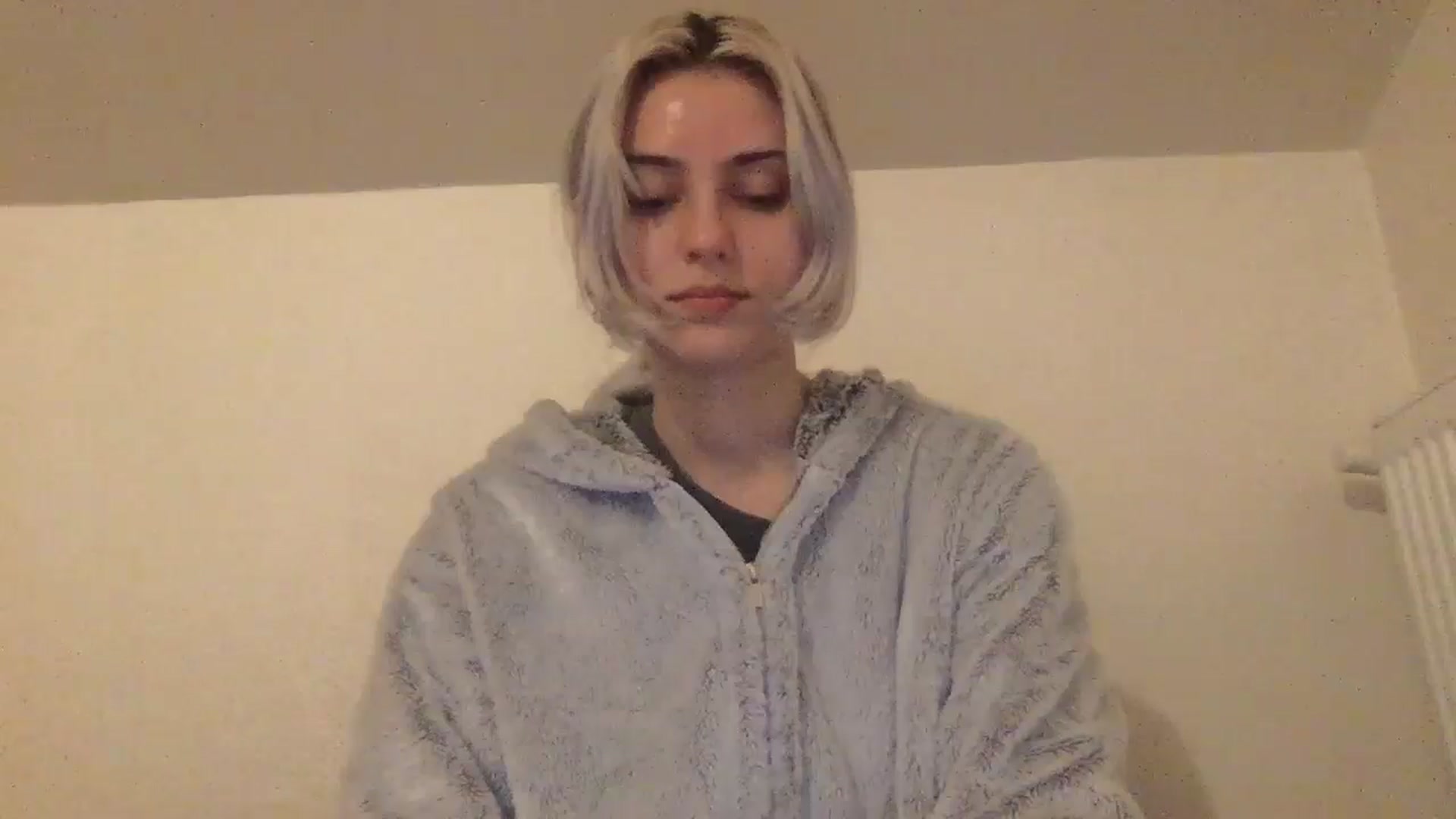 Gallery image thumbnail from LLuckyGirl's myfreecams stream on, 05/08/2024, 23:07 image 6 of 20