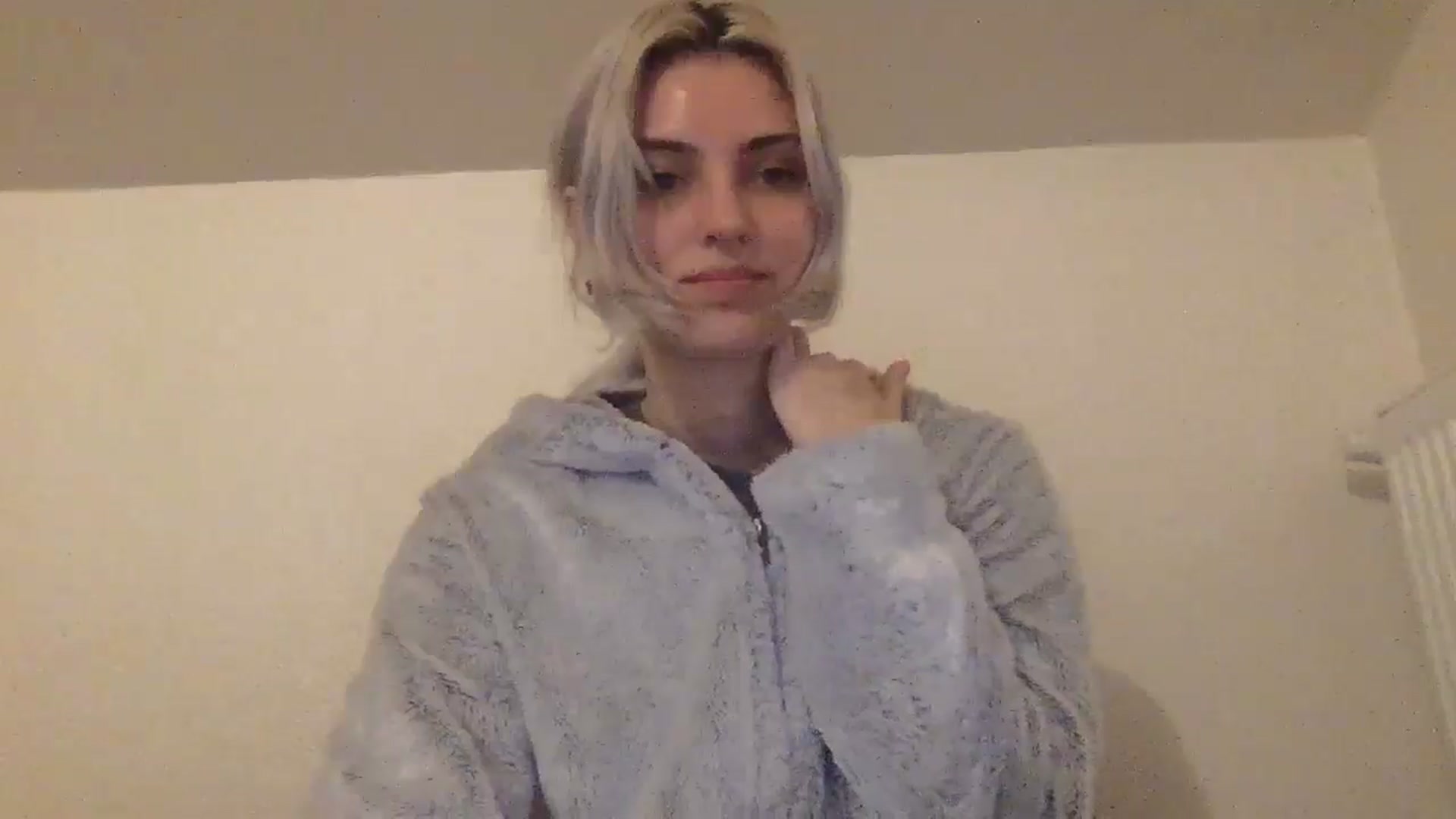 Gallery image thumbnail from LLuckyGirl's myfreecams stream on, 05/08/2024, 23:07 image 18 of 20