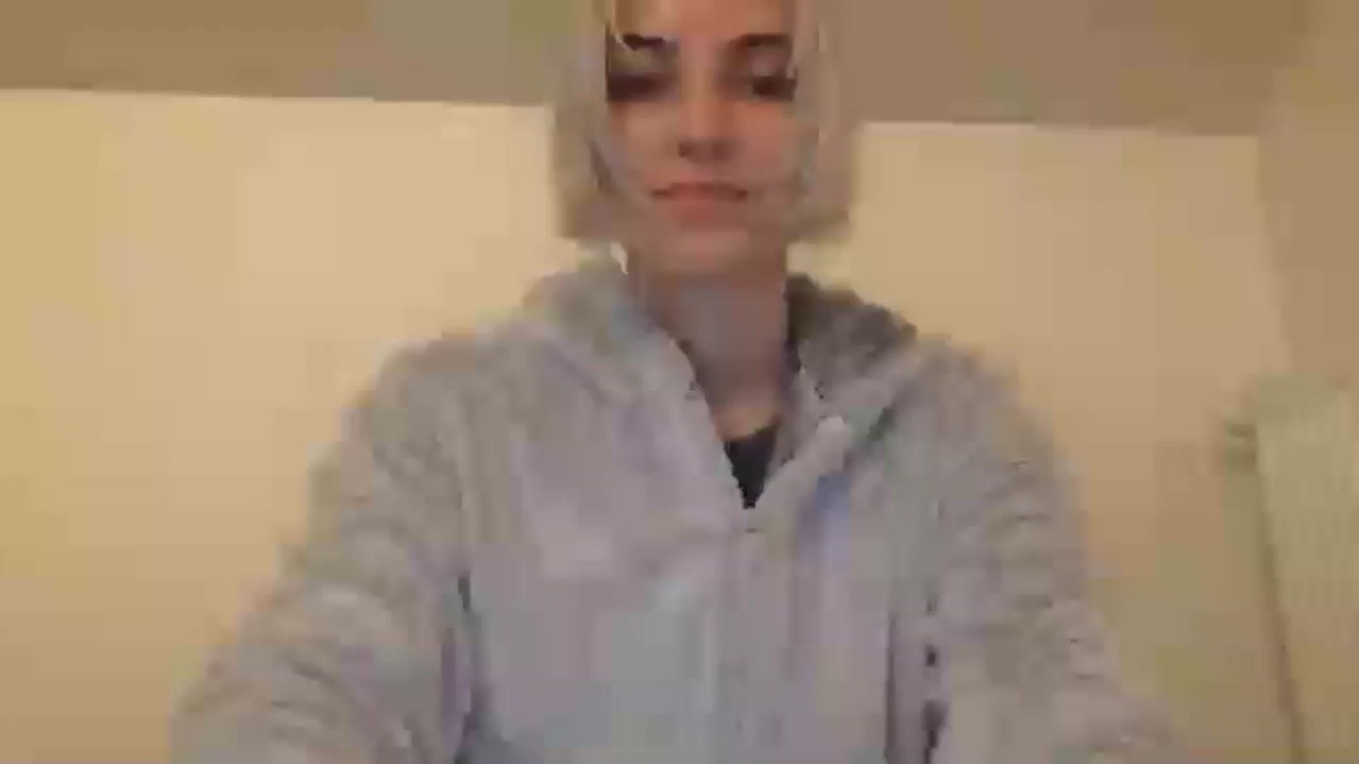 Gallery image thumbnail from LLuckyGirl's myfreecams stream on, 05/10/2024, 23:31 image 19 of 20