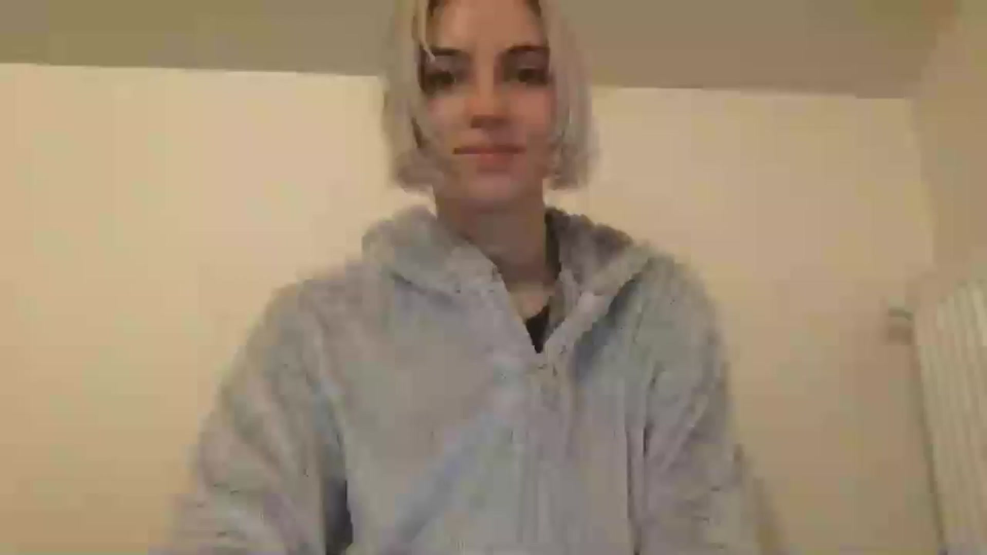 Gallery image thumbnail from LLuckyGirl's myfreecams stream on, 05/10/2024, 23:31 image 6 of 20
