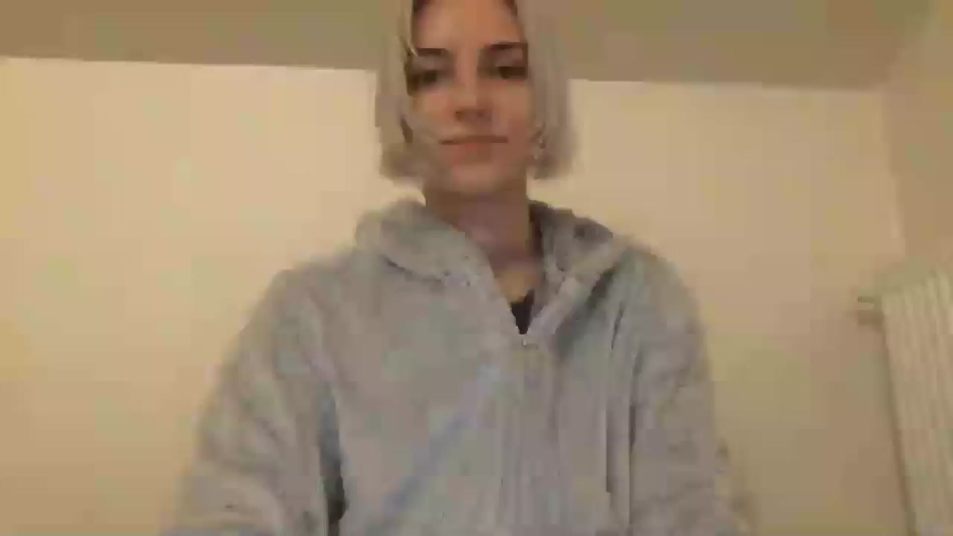 Gallery image thumbnail from LLuckyGirl's myfreecams stream on, 05/10/2024, 23:31 image 4 of 20