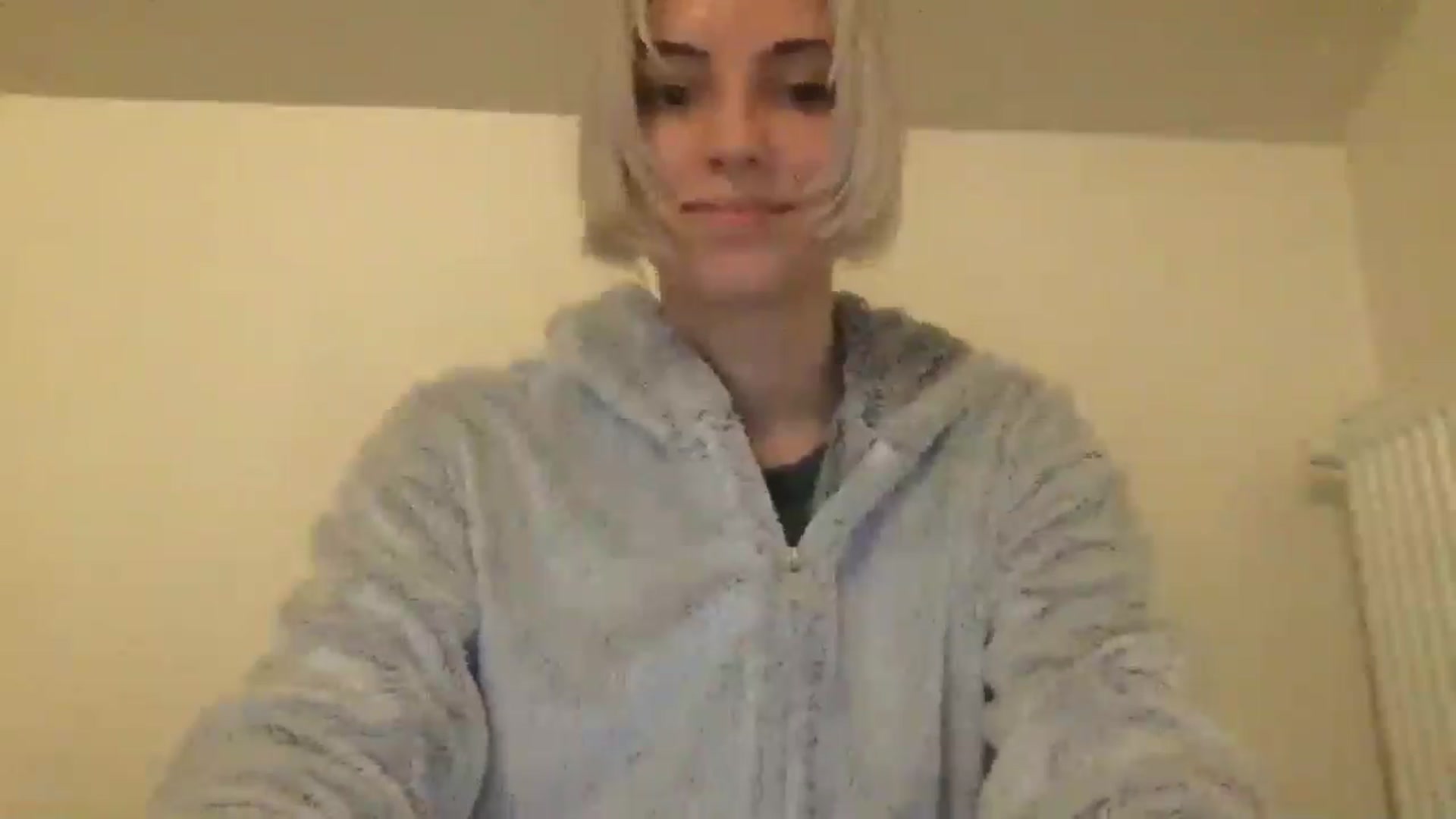Gallery image thumbnail from LLuckyGirl's myfreecams stream on, 05/10/2024, 23:54 image 3 of 20