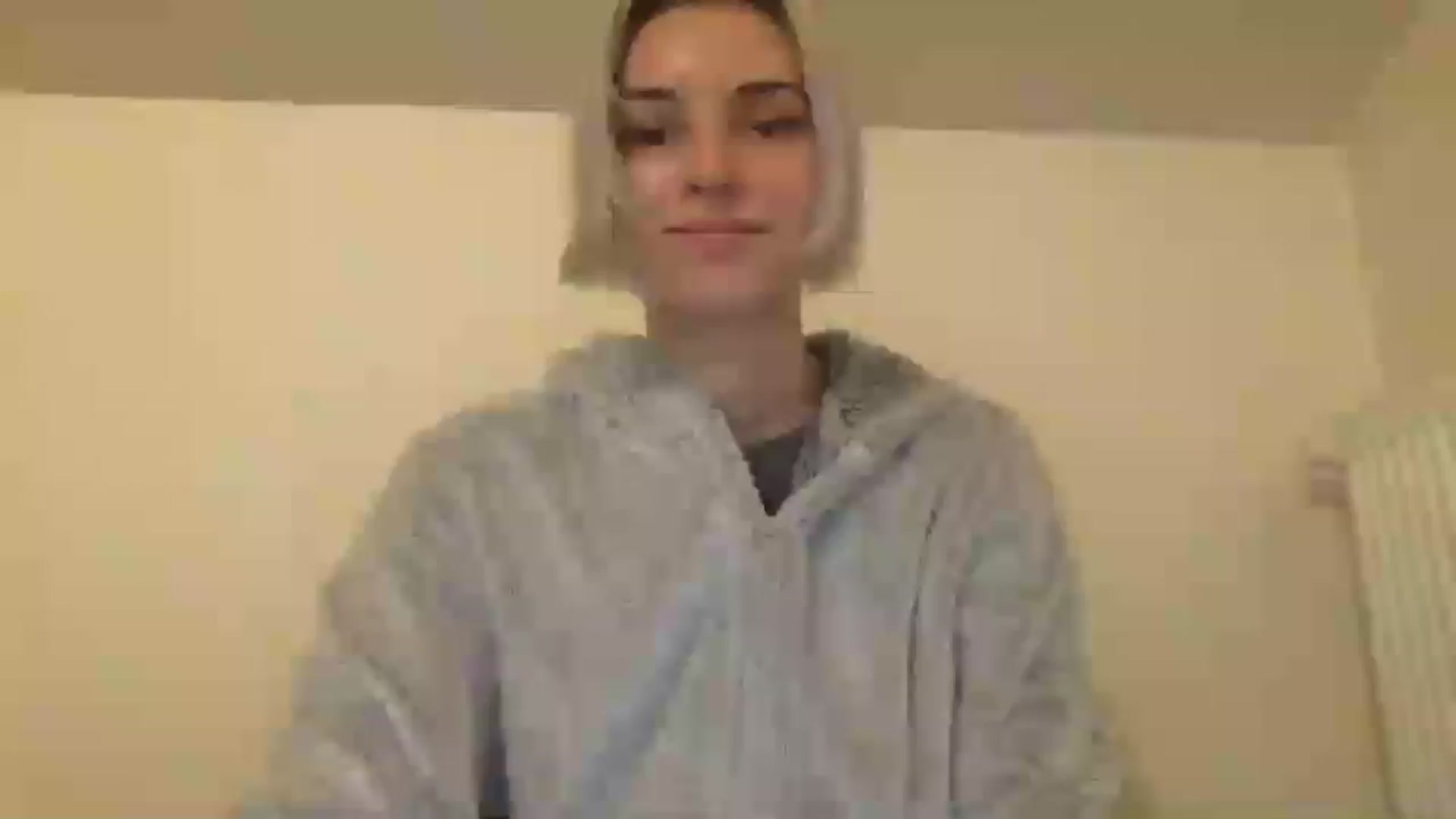 Gallery image thumbnail from LLuckyGirl's myfreecams stream on, 05/10/2024, 23:54 image 14 of 20