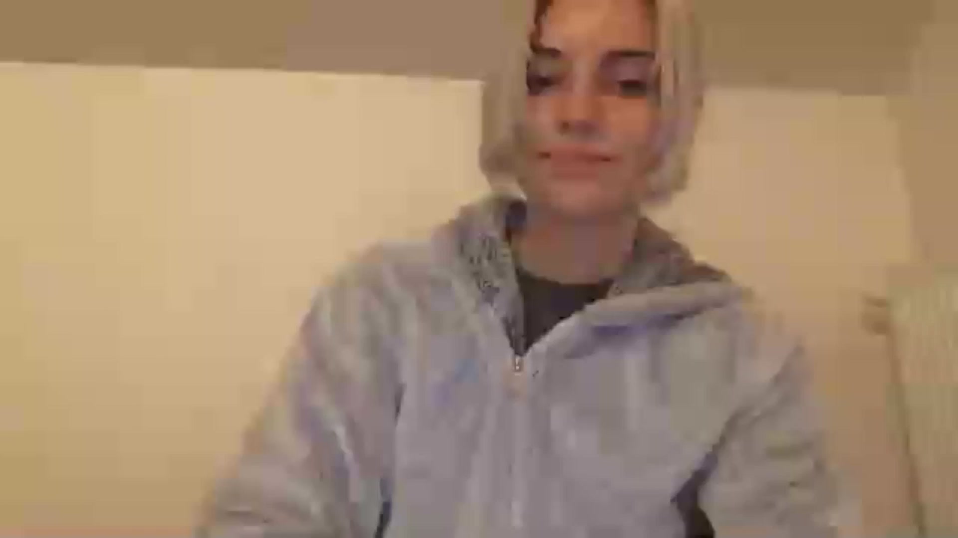 Gallery image thumbnail from LLuckyGirl's myfreecams stream on, 05/11/2024, 01:19 image 20 of 20