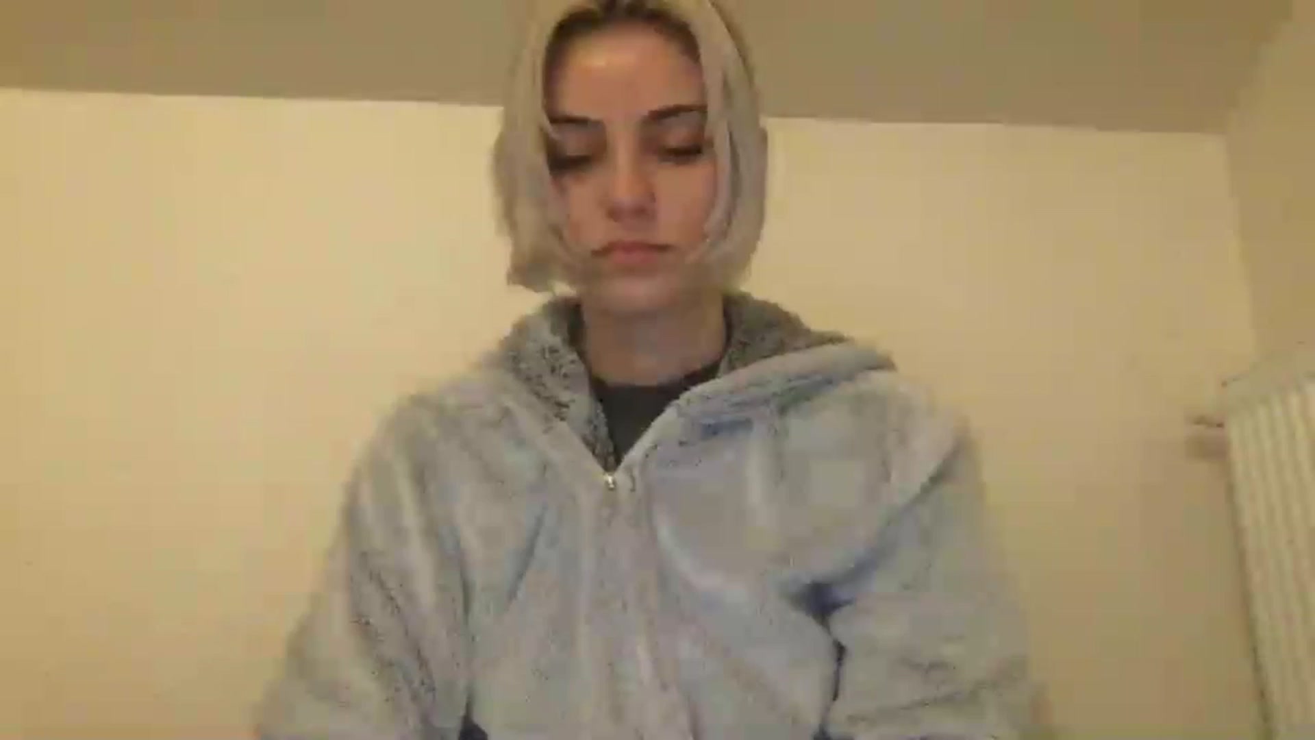 Gallery image thumbnail from LLuckyGirl's myfreecams stream on, 05/11/2024, 01:19 image 2 of 20