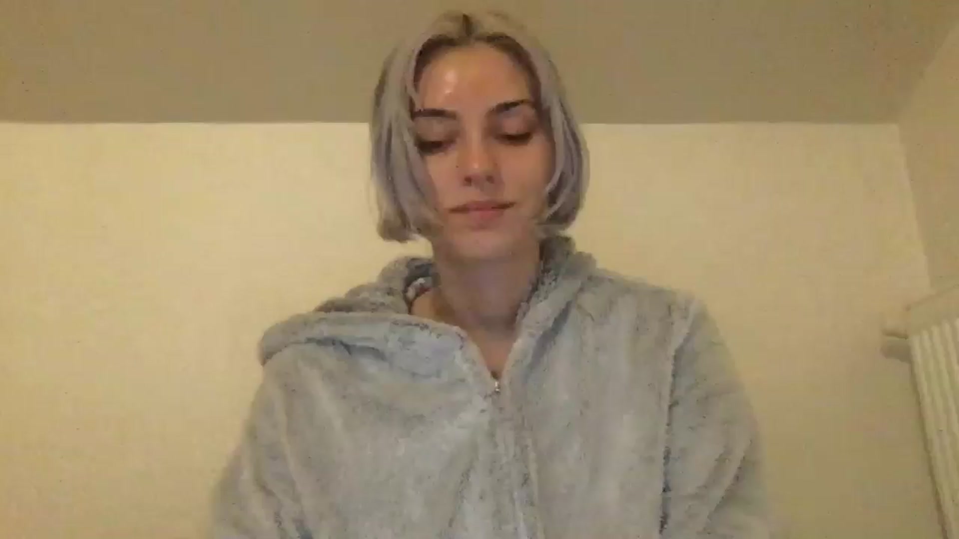 Gallery image thumbnail from LLuckyGirl's myfreecams stream on, 05/23/2024, 23:08 image 10 of 20