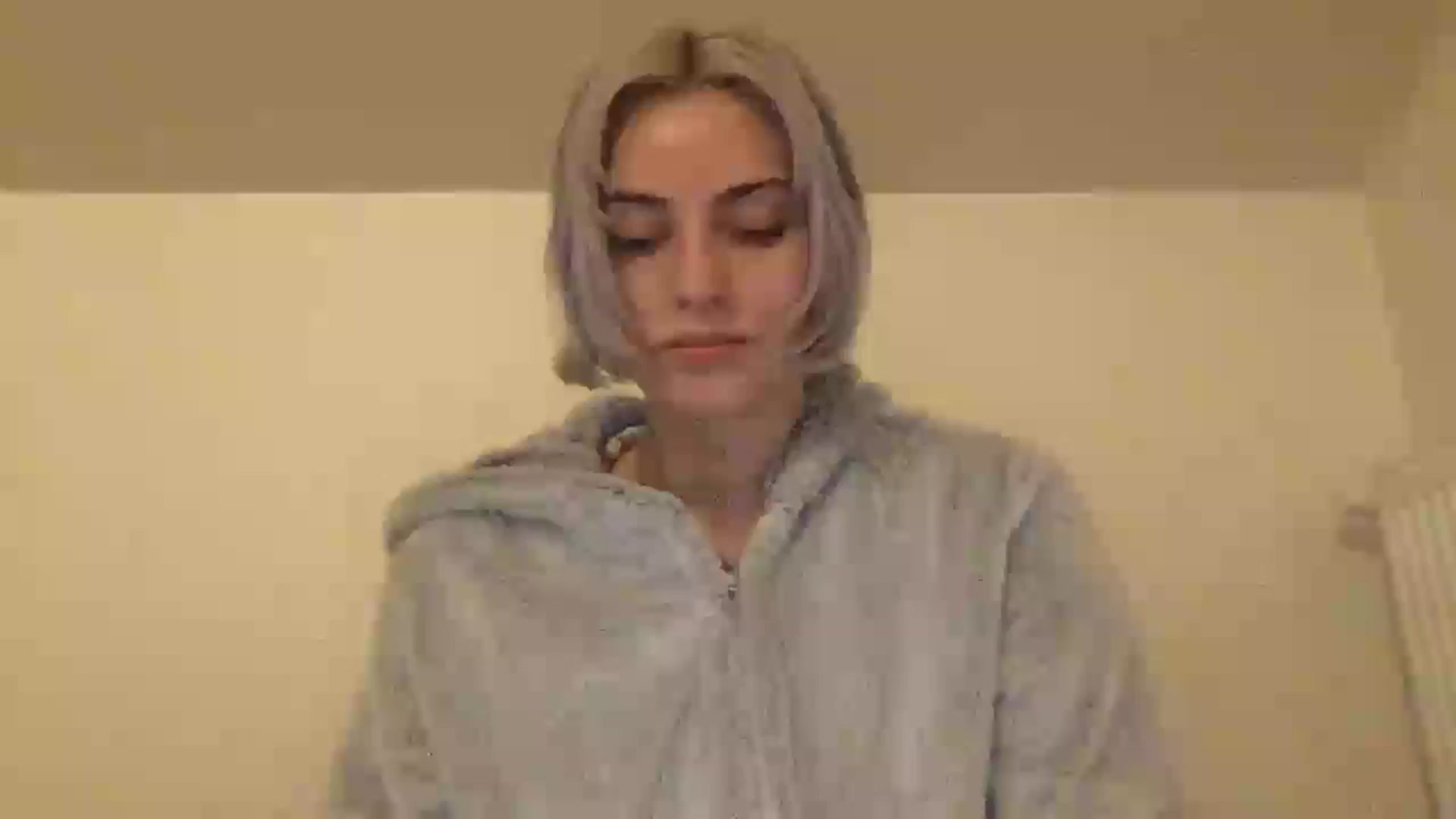 Gallery image thumbnail from LLuckyGirl's myfreecams stream on, 05/23/2024, 23:08 image 12 of 20