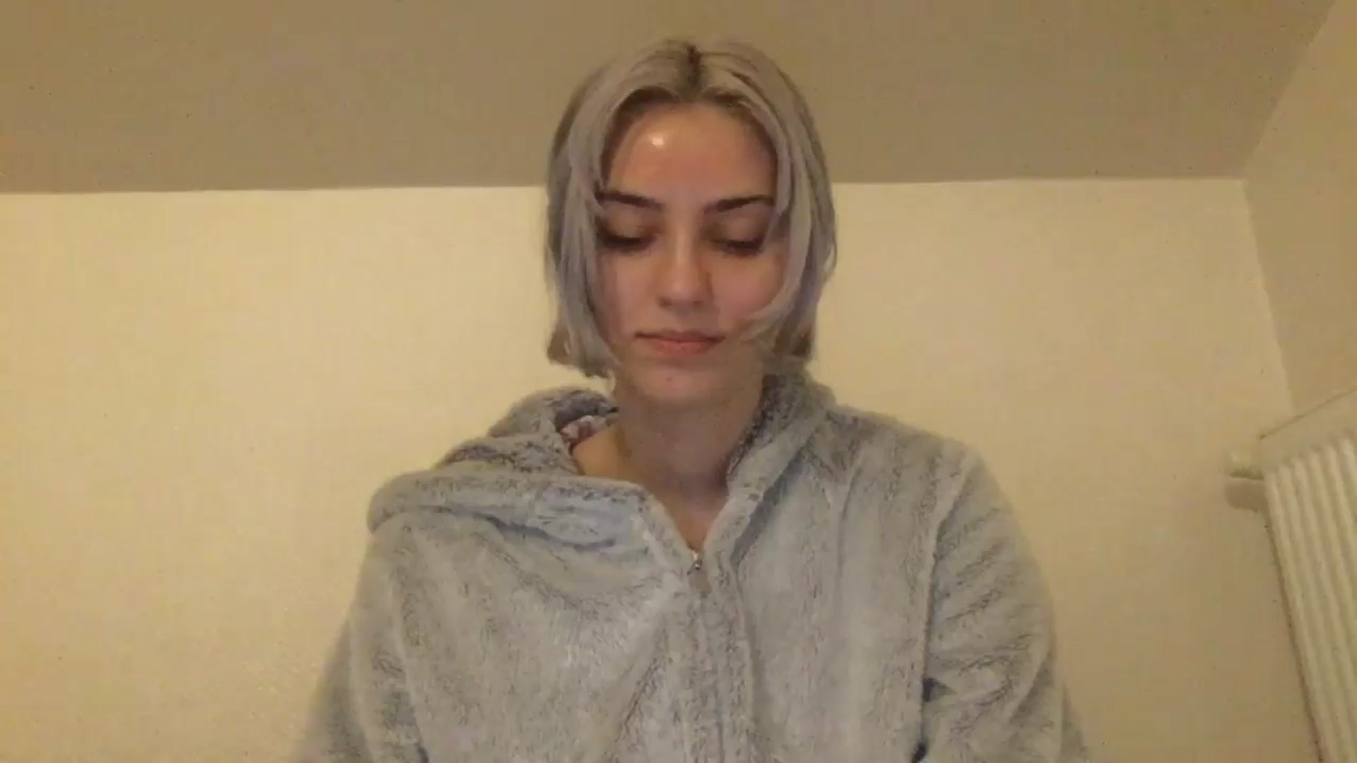 Gallery image thumbnail from LLuckyGirl's myfreecams stream on, 05/24/2024, 24:33 image 5 of 20