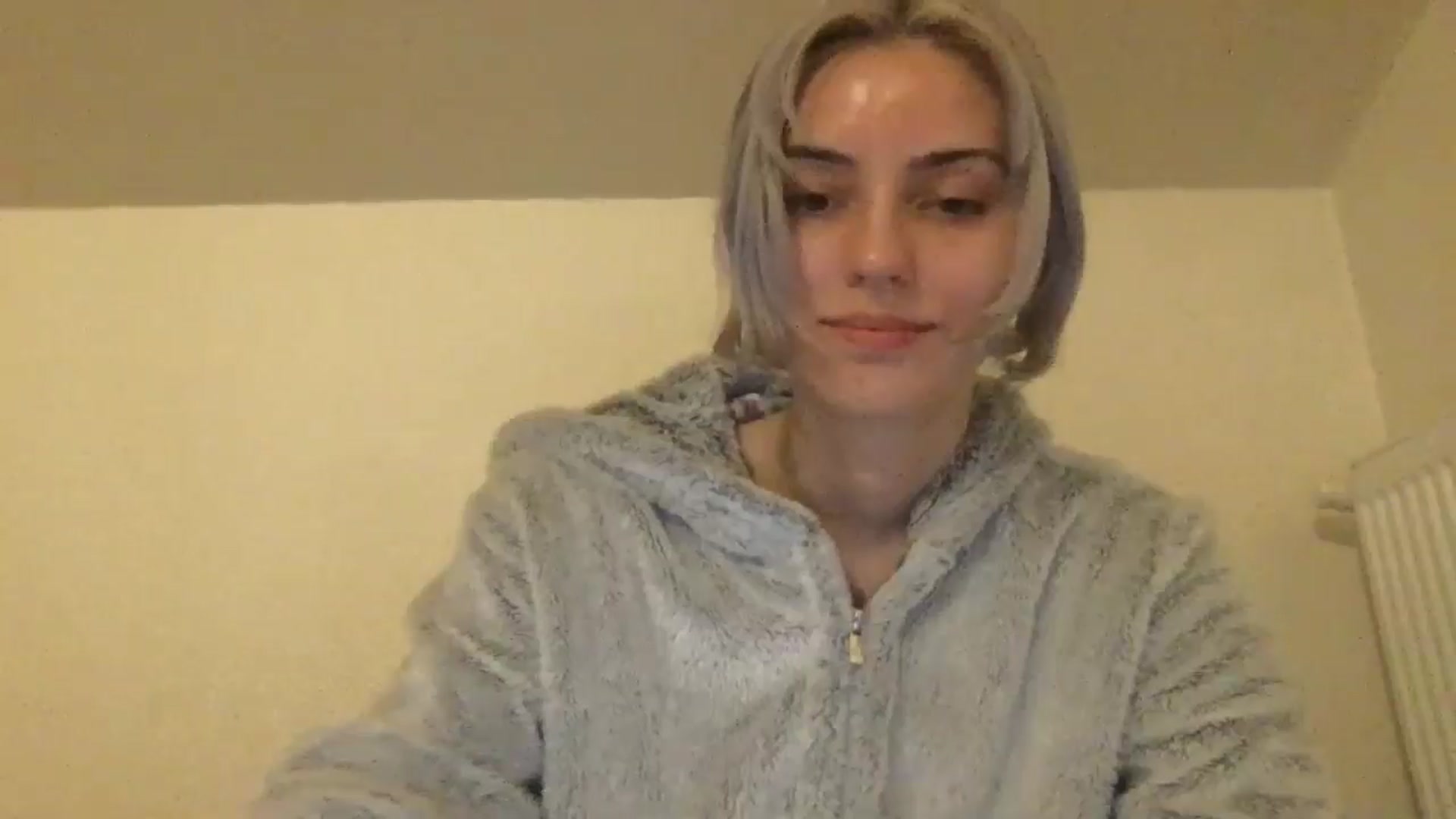 Gallery image thumbnail from LLuckyGirl's myfreecams stream on, 05/24/2024, 24:33 image 7 of 20