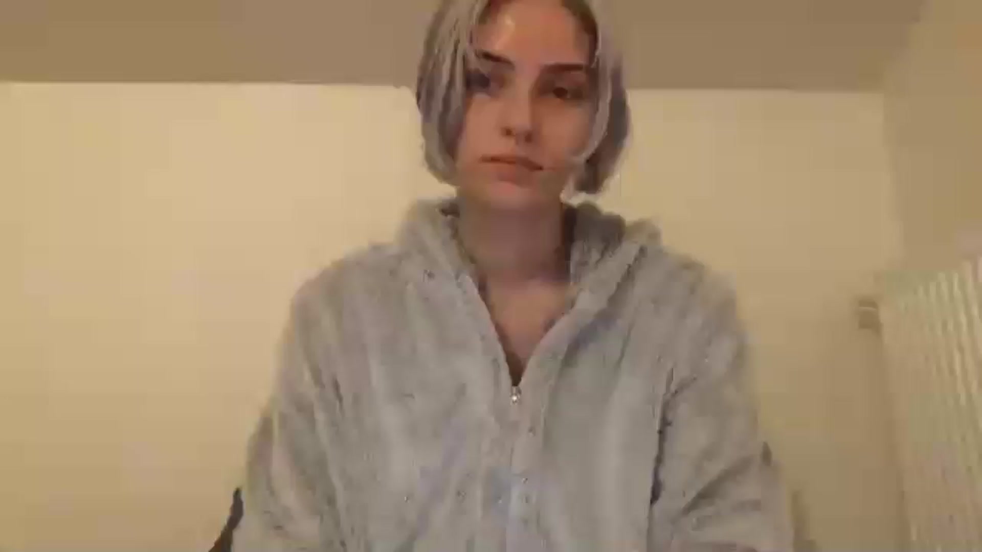 Gallery image thumbnail from LLuckyGirl's myfreecams stream on, 05/24/2024, 22:41 image 4 of 20