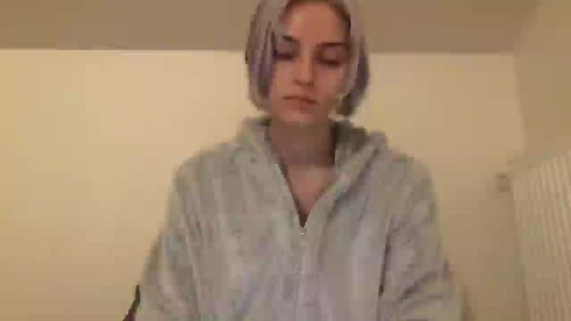 Gallery image thumbnail from LLuckyGirl's myfreecams stream on, 05/24/2024, 22:41 image 6 of 20