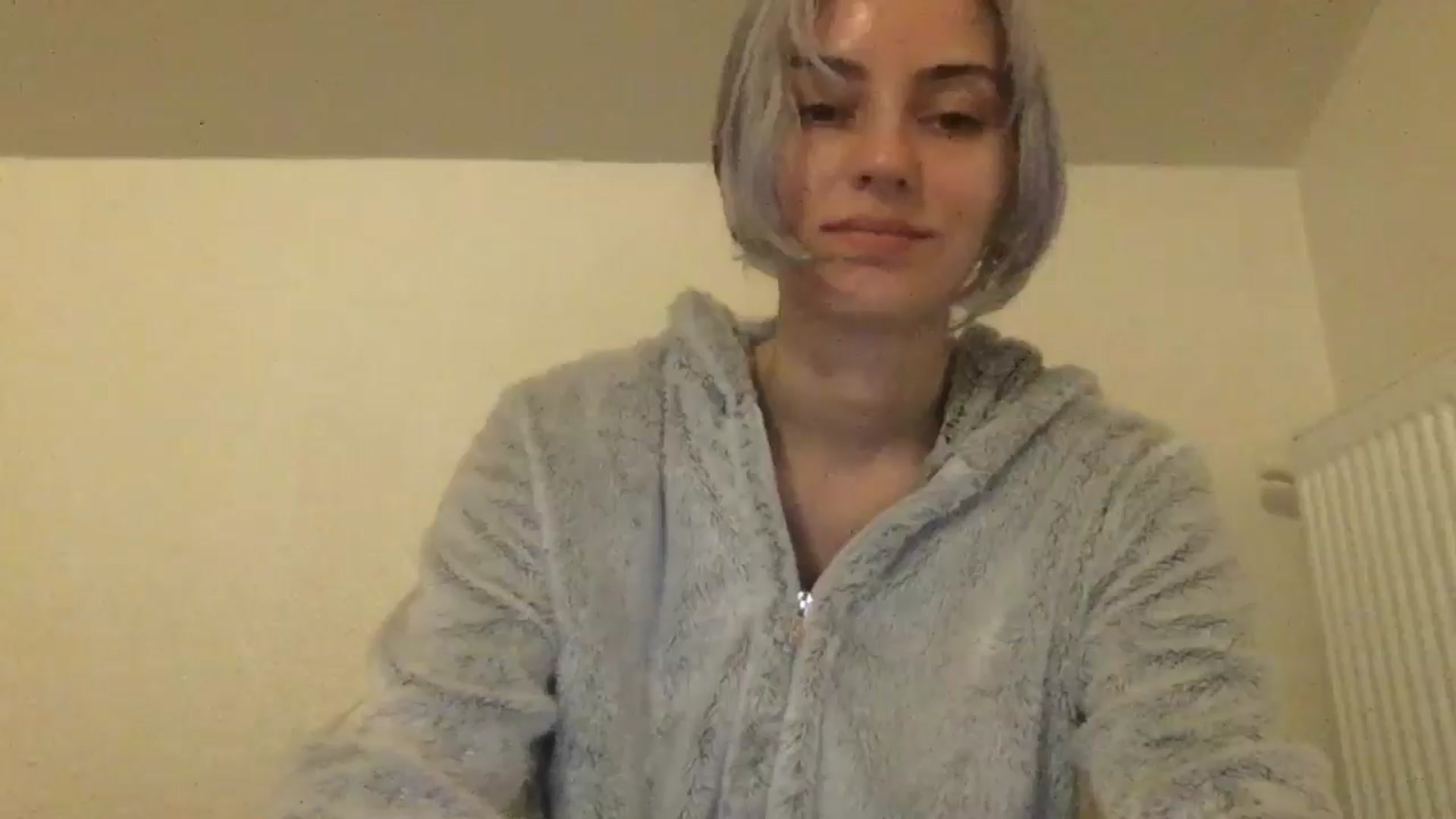 Gallery image thumbnail from LLuckyGirl's myfreecams stream on, 05/24/2024, 23:21 image 10 of 20