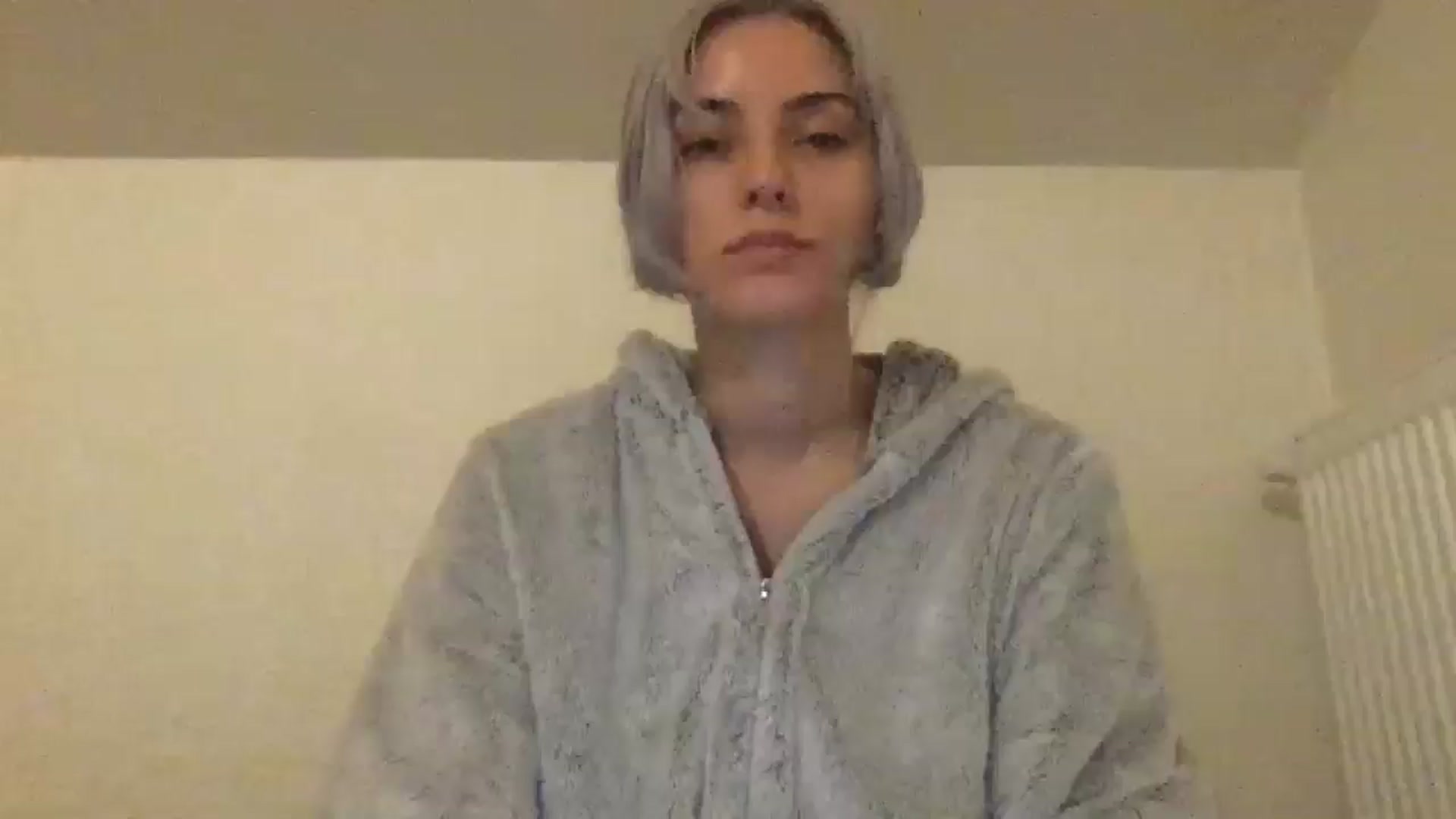 Gallery image thumbnail from LLuckyGirl's myfreecams stream on, 05/24/2024, 23:21 image 2 of 20