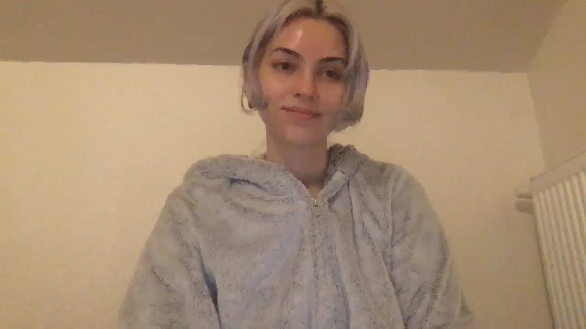 Gallery image thumbnail from LLuckyGirl's myfreecams stream on, 05/30/2024, 23:14 image 15 of 20