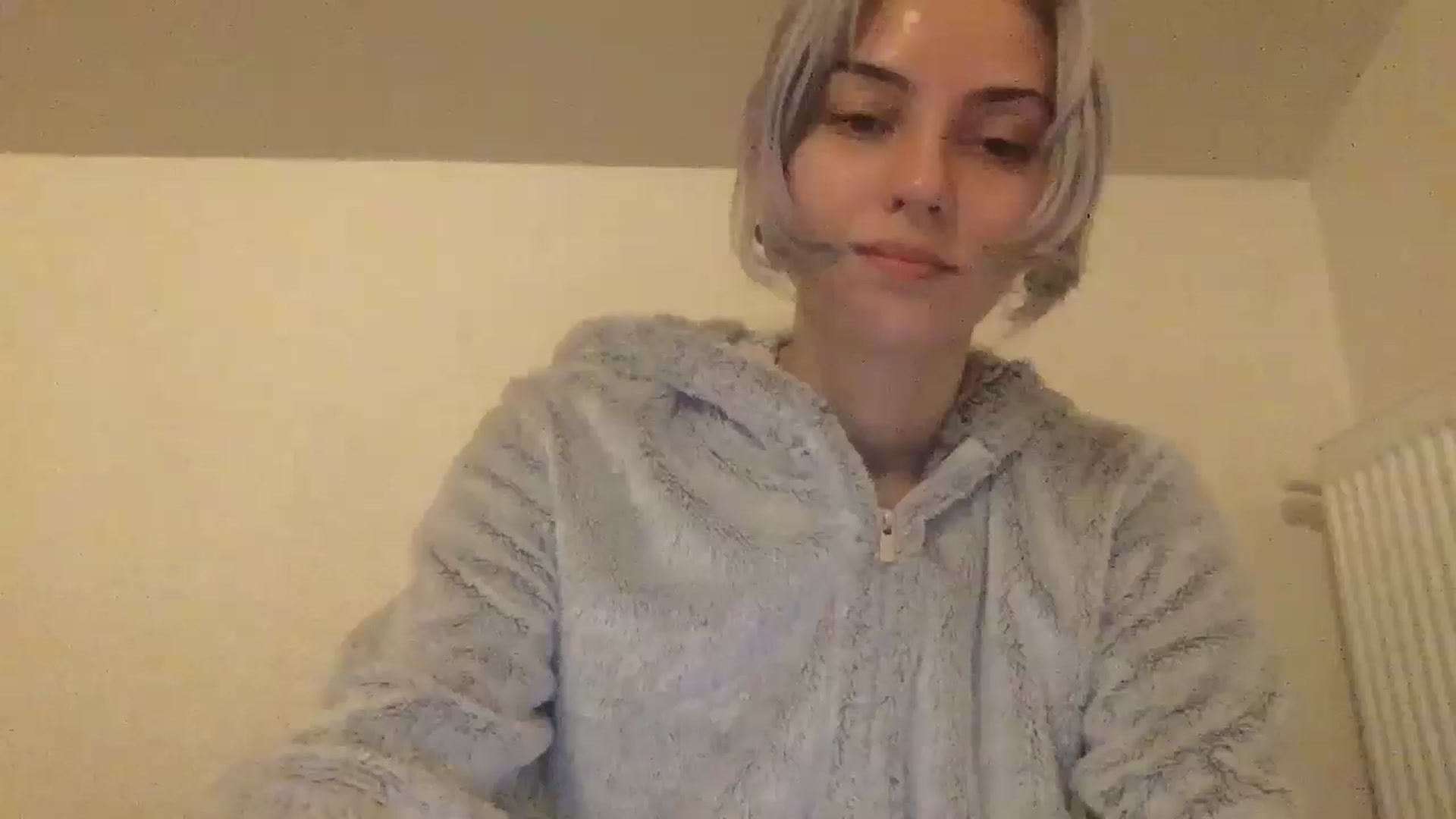 Gallery image thumbnail from LLuckyGirl's myfreecams stream on, 05/30/2024, 23:14 image 16 of 20