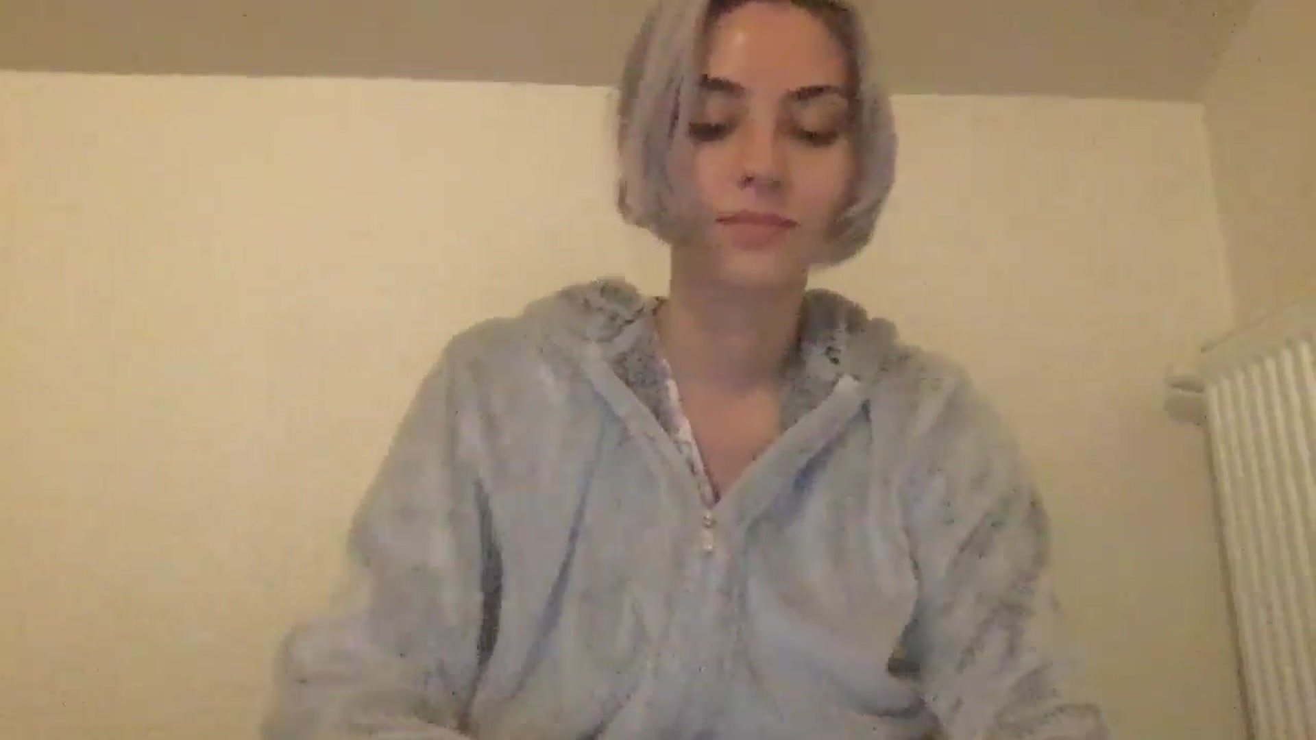 Gallery image thumbnail from LLuckyGirl's myfreecams stream on, 05/31/2024, 02:06 image 4 of 20