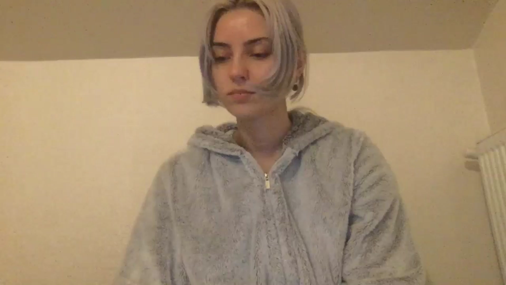 Gallery image thumbnail from LLuckyGirl's myfreecams stream on, 05/31/2024, 23:01 image 18 of 20