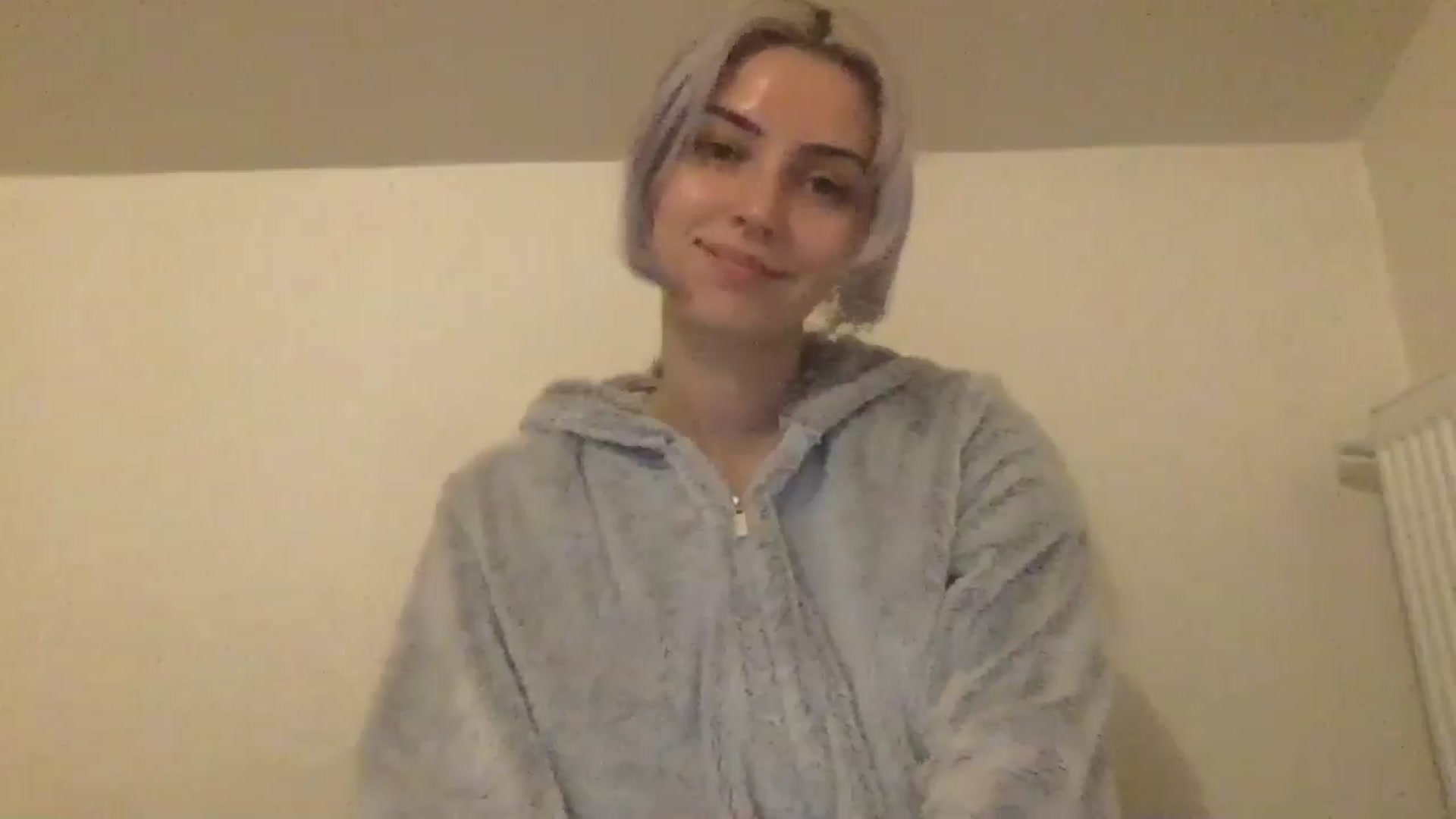 Gallery image thumbnail from LLuckyGirl's myfreecams stream on, 05/31/2024, 23:01 image 15 of 20