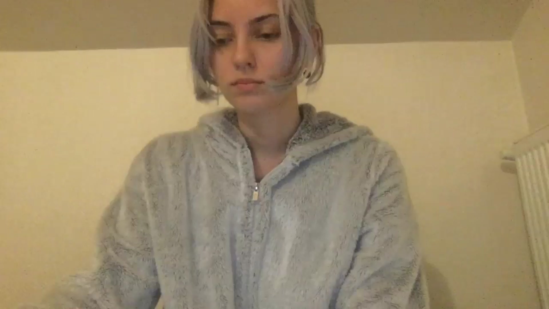 Gallery image thumbnail from LLuckyGirl's myfreecams stream on, 06/01/2024, 24:35 image 15 of 20