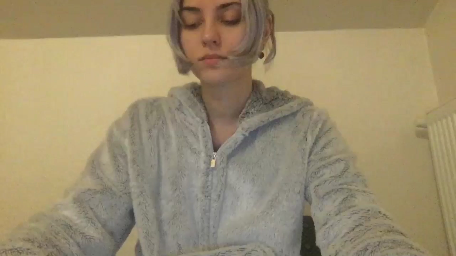 Gallery image thumbnail from LLuckyGirl's myfreecams stream on, 06/01/2024, 24:35 image 2 of 20