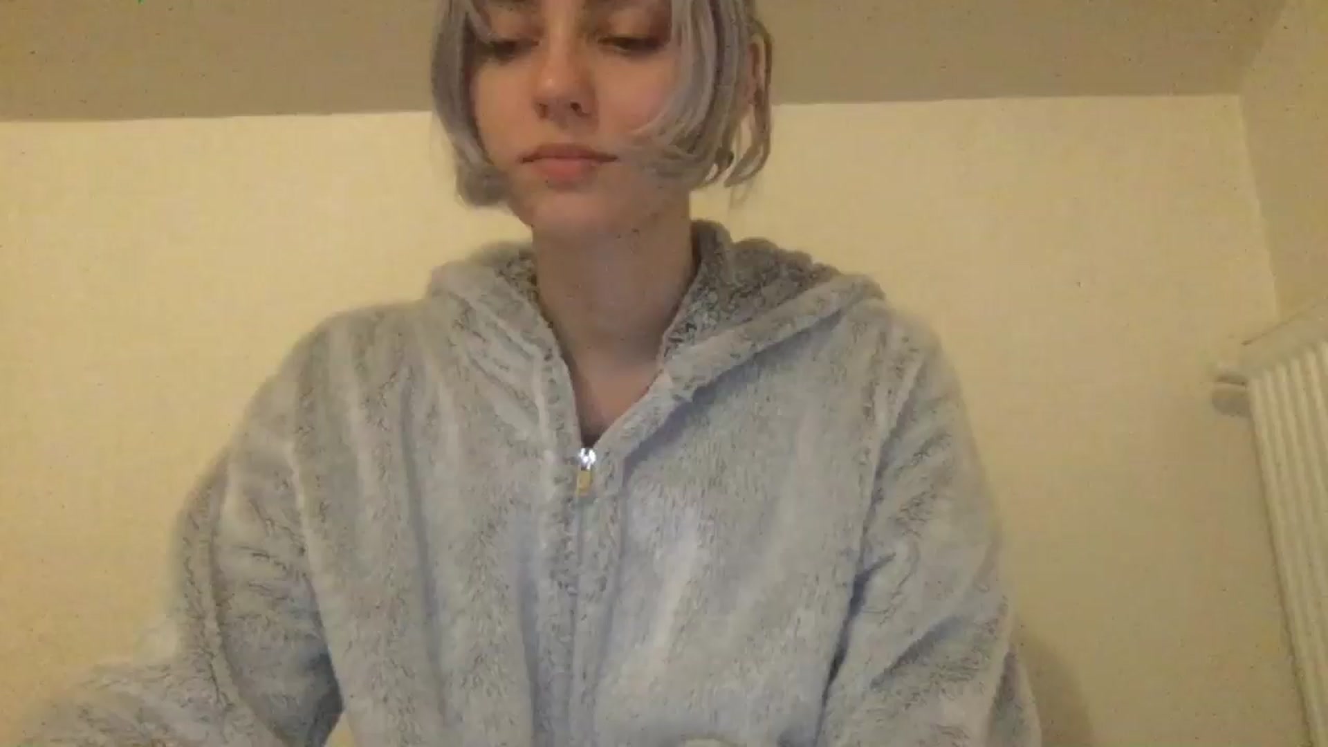 Gallery image thumbnail from LLuckyGirl's myfreecams stream on, 06/01/2024, 24:35 image 10 of 20