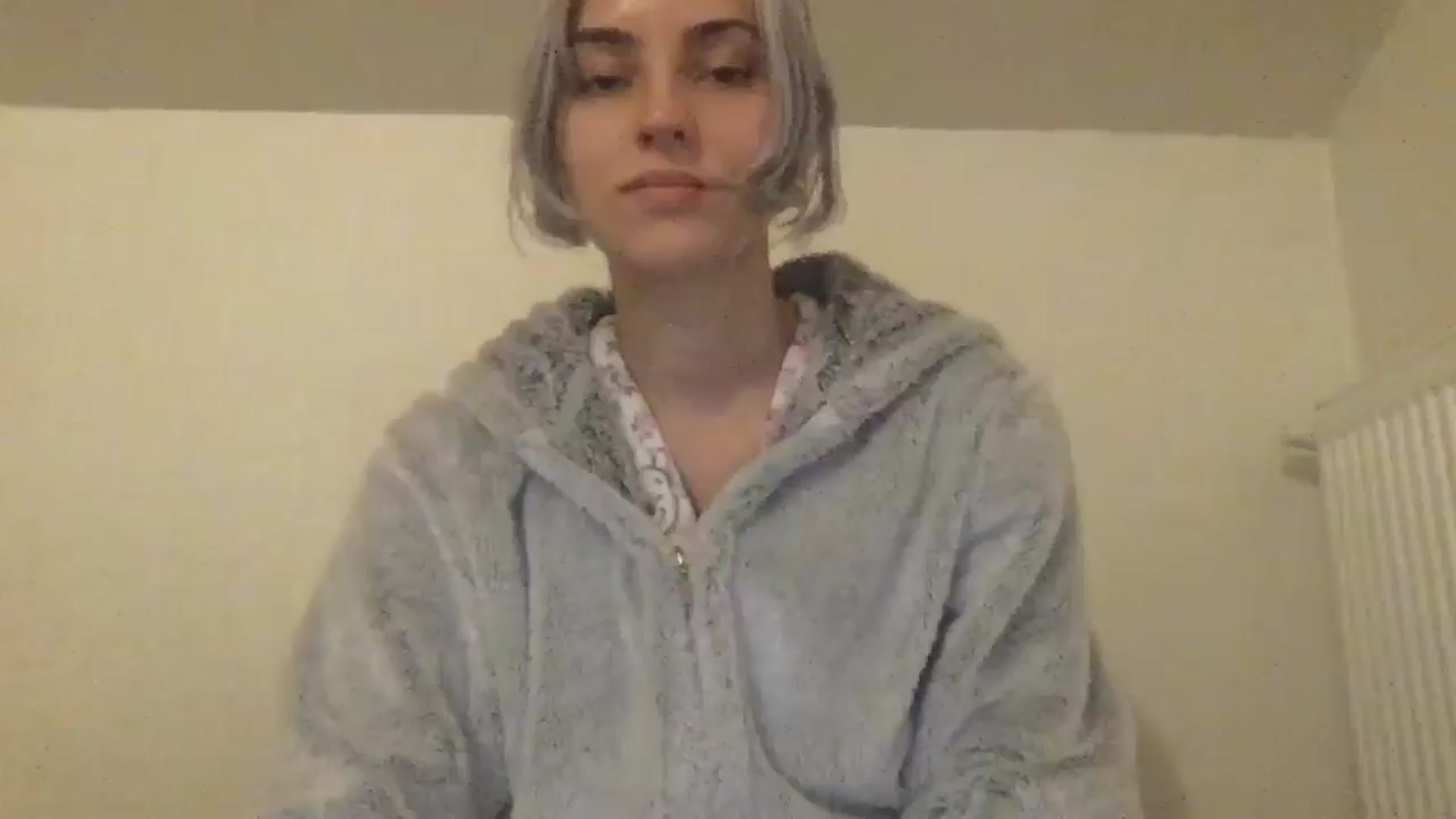 Gallery image thumbnail from LLuckyGirl's myfreecams stream on, 06/03/2024, 23:36 image 20 of 20