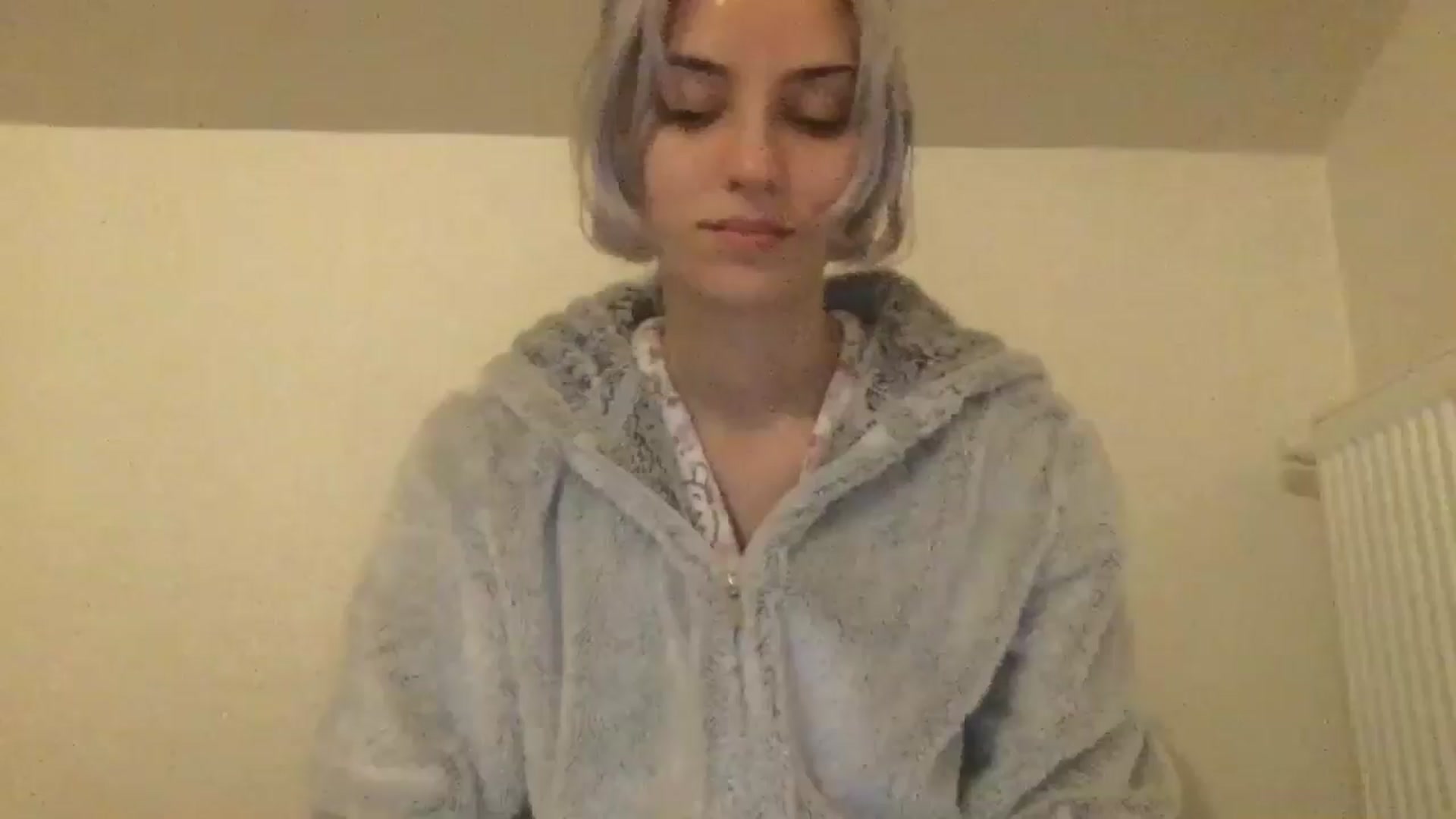 Gallery image thumbnail from LLuckyGirl's myfreecams stream on, 06/03/2024, 23:36 image 8 of 20