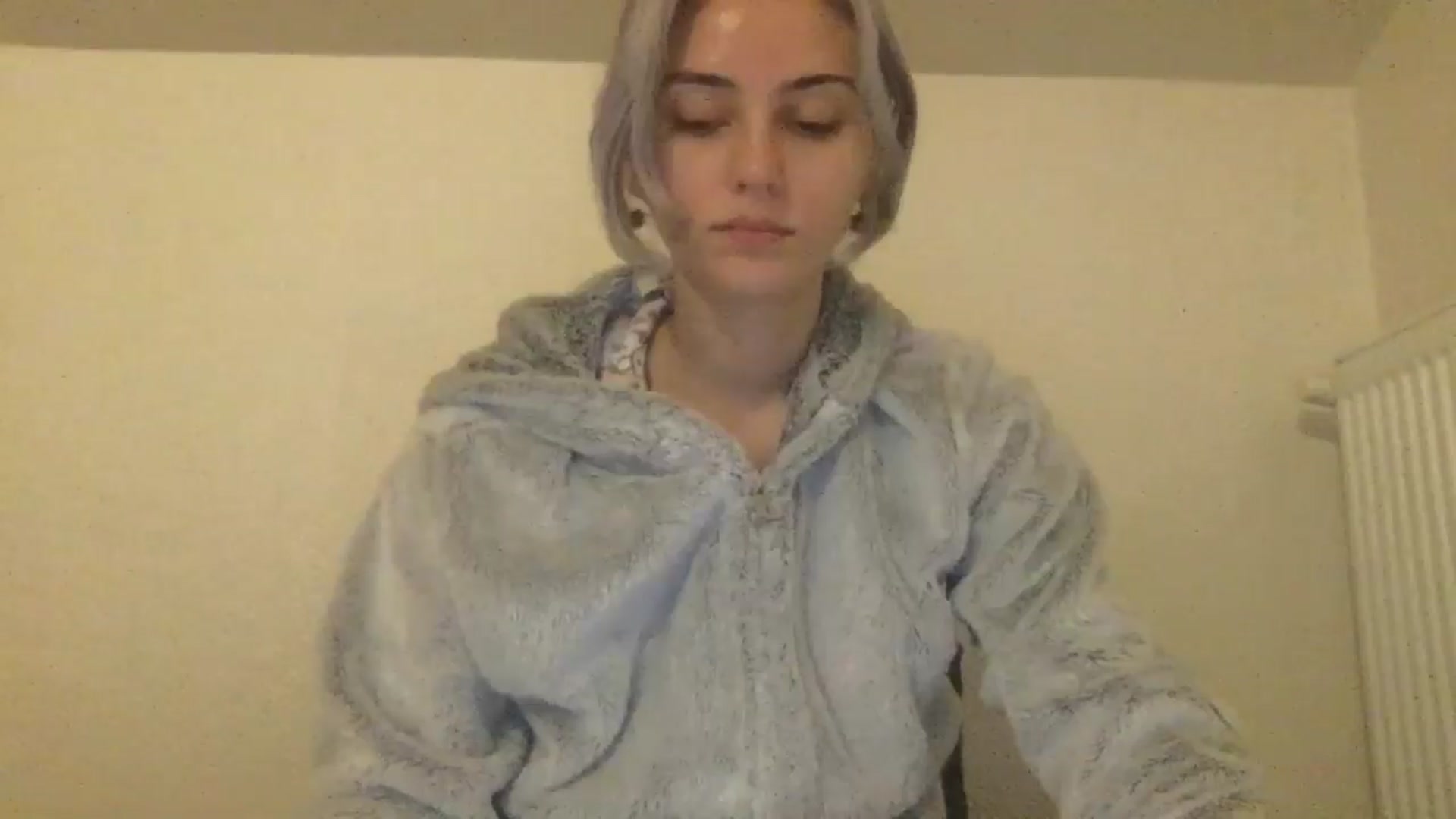 Gallery image thumbnail from LLuckyGirl's myfreecams stream on, 06/04/2024, 01:54 image 14 of 20