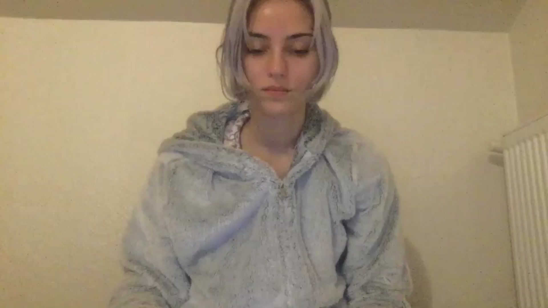 Gallery image thumbnail from LLuckyGirl's myfreecams stream on, 06/04/2024, 01:54 image 12 of 20