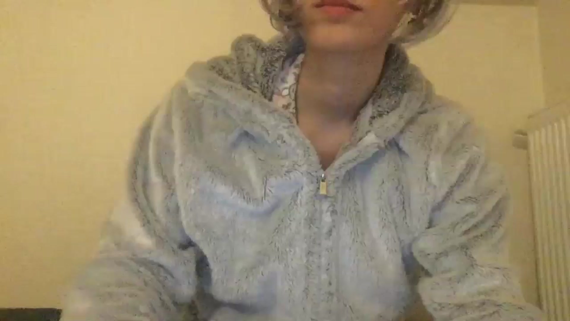 Gallery image thumbnail from LLuckyGirl's myfreecams stream on, 06/04/2024, 01:54 image 1 of 20