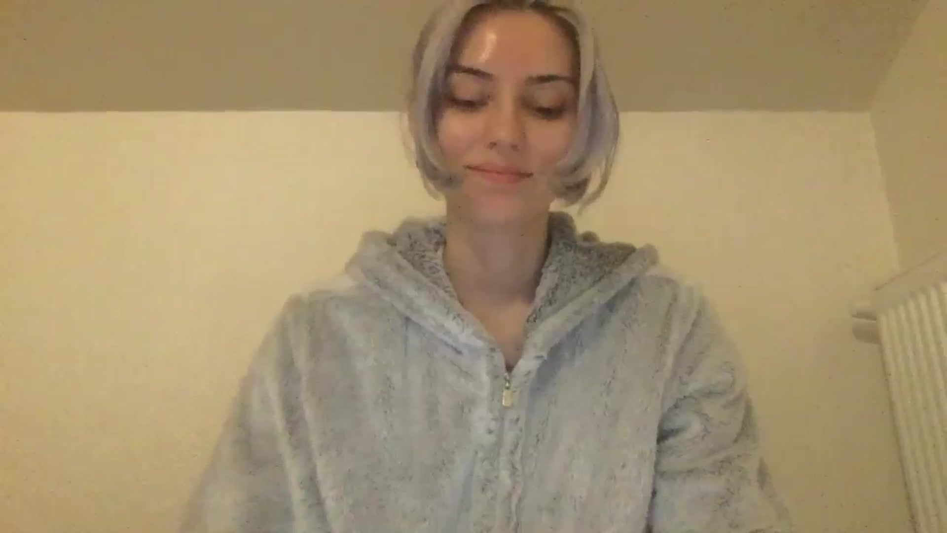 Gallery image thumbnail from LLuckyGirl's myfreecams stream on, 06/05/2024, 24:16 image 2 of 20