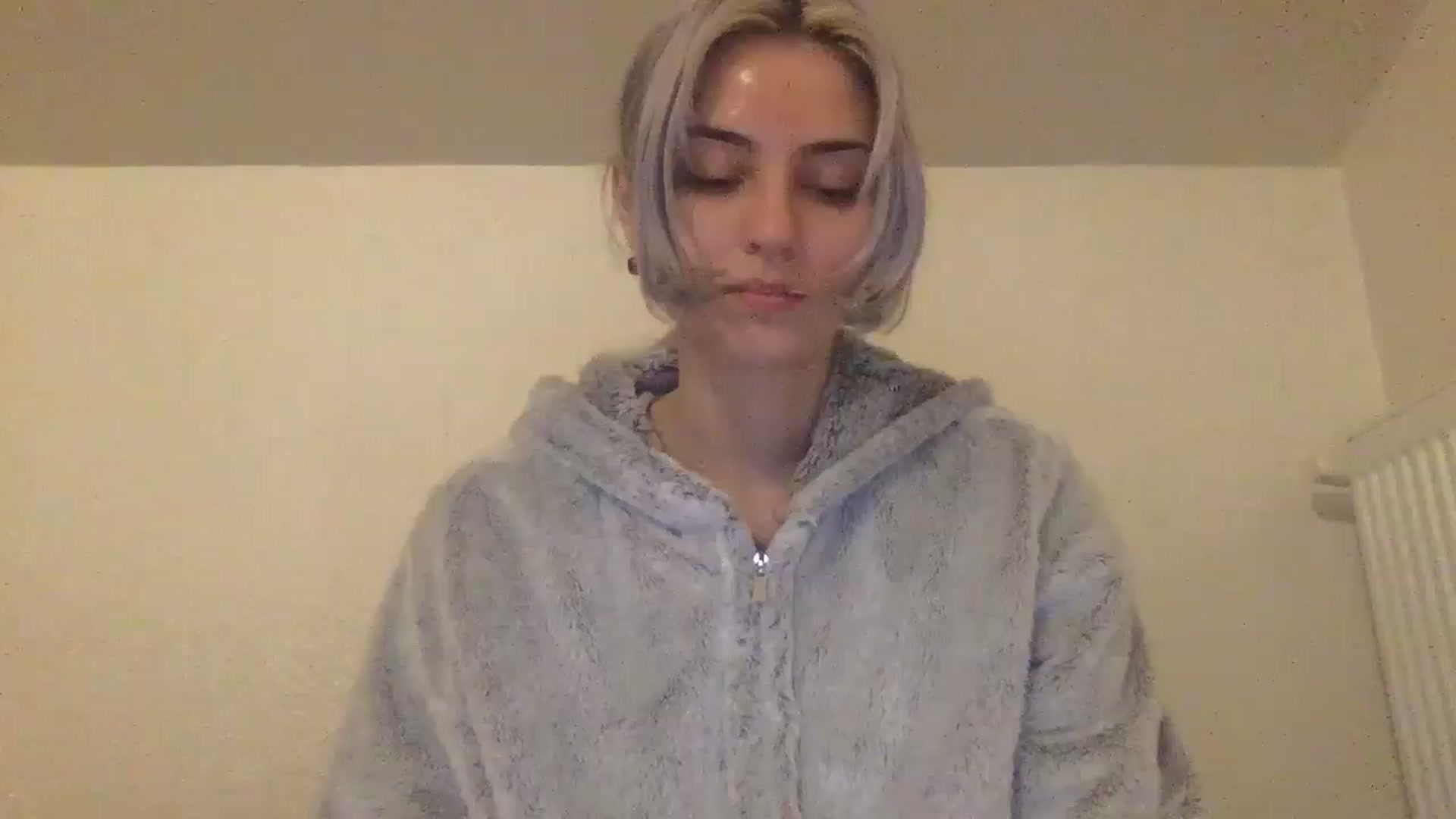 Gallery image thumbnail from LLuckyGirl's myfreecams stream on, 06/05/2024, 24:16 image 11 of 20