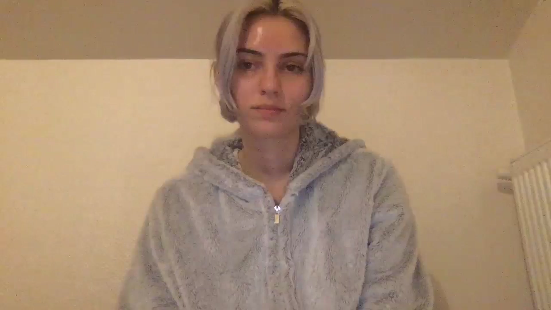 Gallery image thumbnail from LLuckyGirl's myfreecams stream on, 06/05/2024, 24:16 image 19 of 20