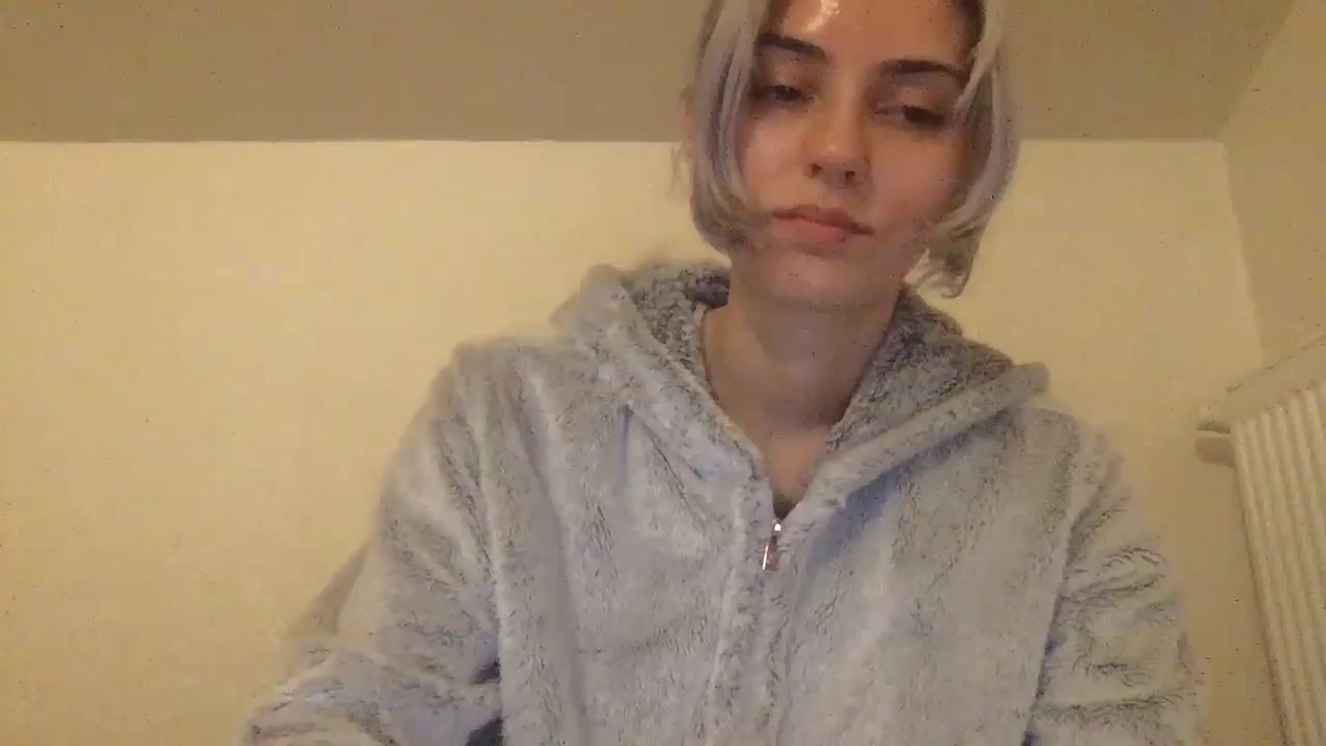 Gallery image thumbnail from LLuckyGirl's myfreecams stream on, 06/05/2024, 24:16 image 18 of 20