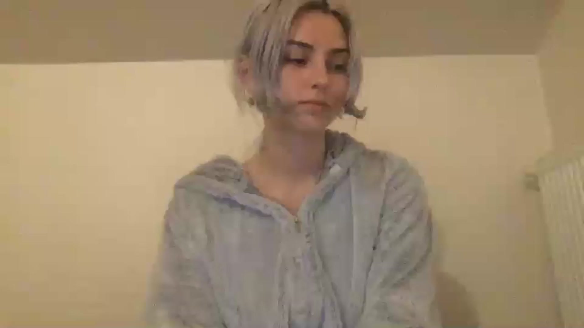 Gallery image thumbnail from LLuckyGirl's myfreecams stream on, 06/08/2024, 24:01 image 18 of 20