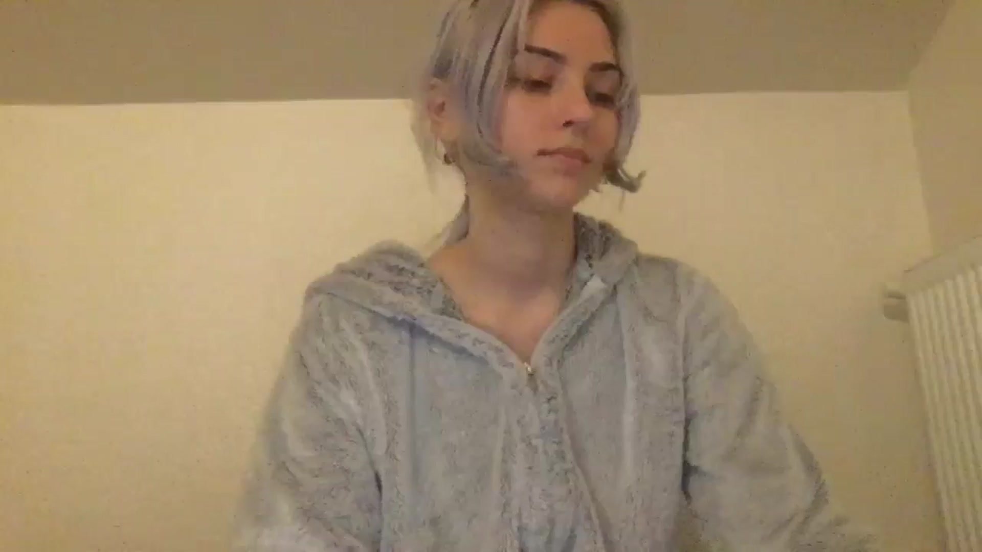 Gallery image thumbnail from LLuckyGirl's myfreecams stream on, 06/08/2024, 24:01 image 9 of 20