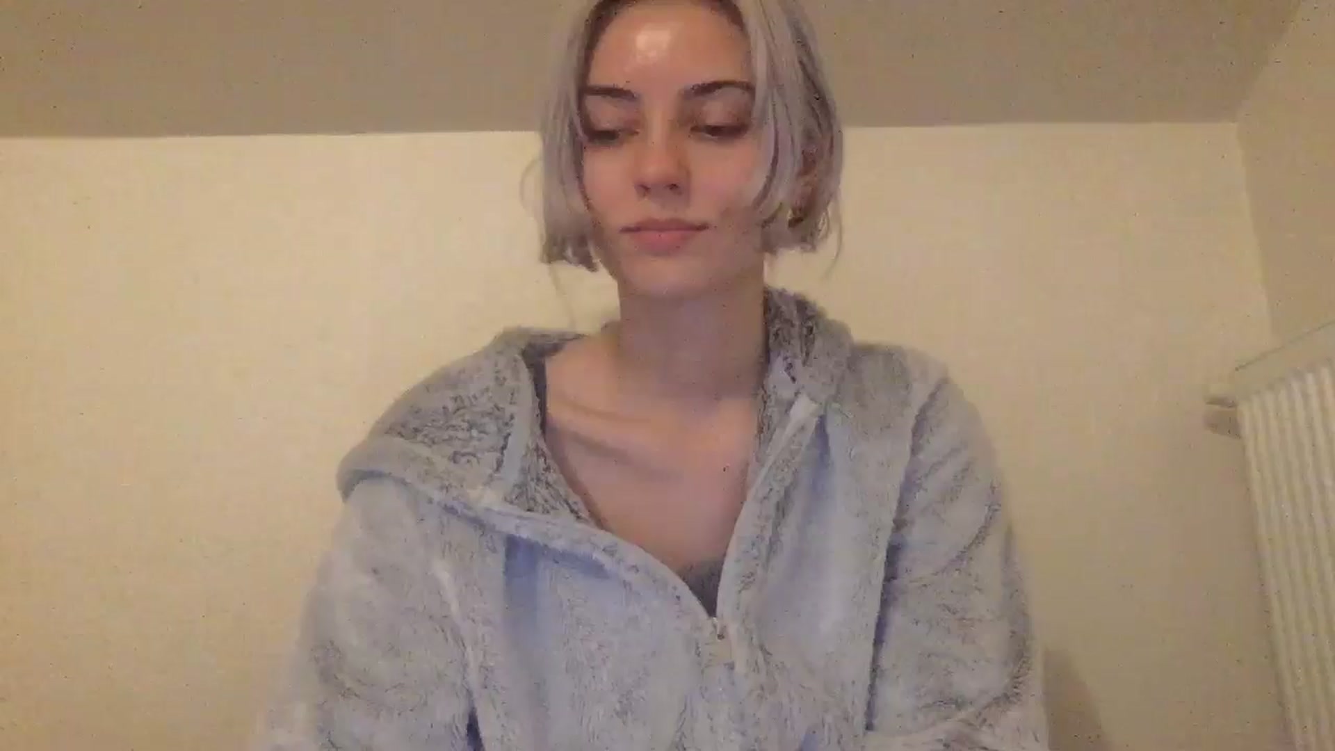 Gallery image thumbnail from LLuckyGirl's myfreecams stream on, 06/08/2024, 24:01 image 1 of 20